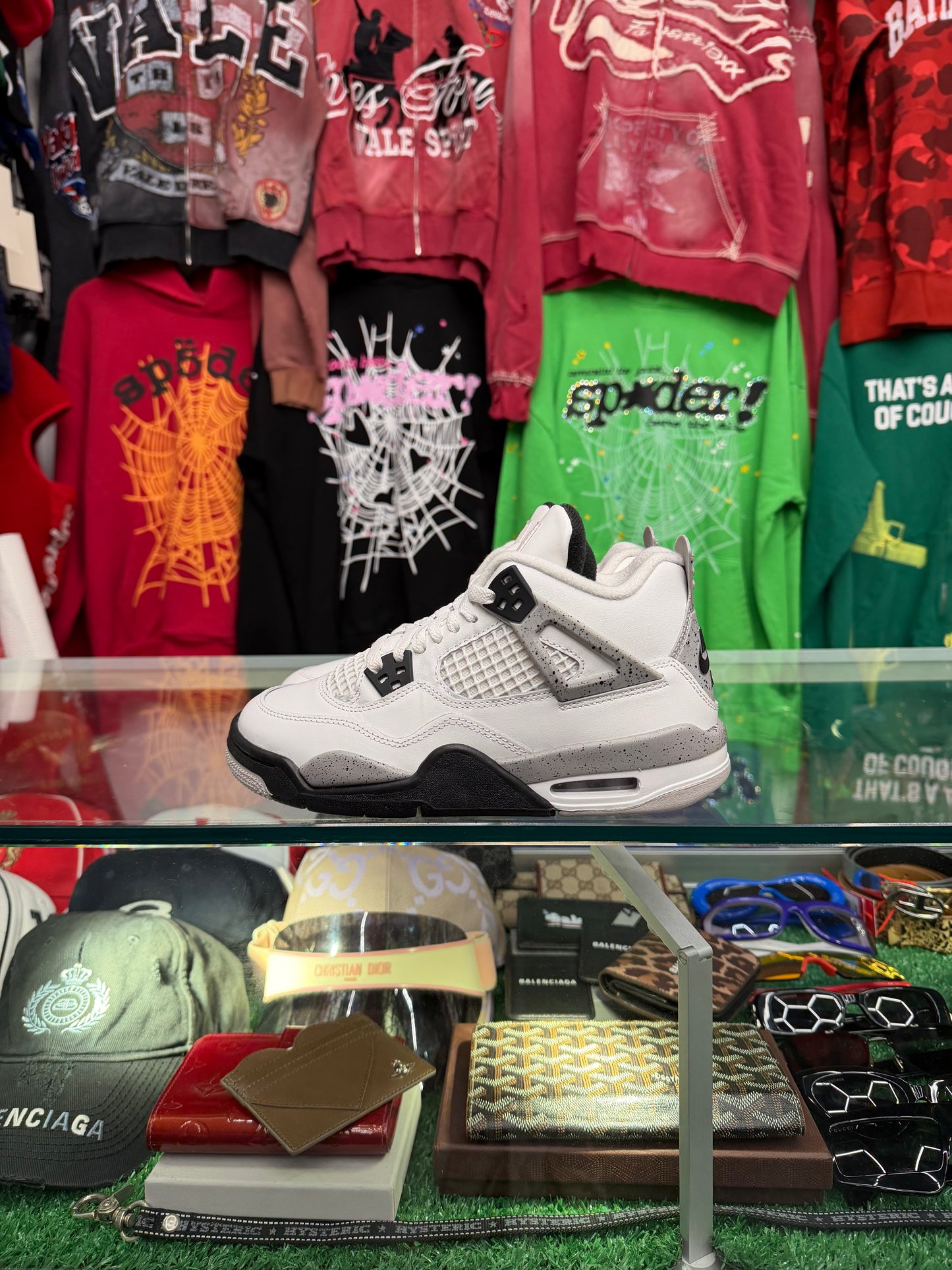 JORDAN 4 WHITE CEMENT (PRE-OWNED W/ BOX)