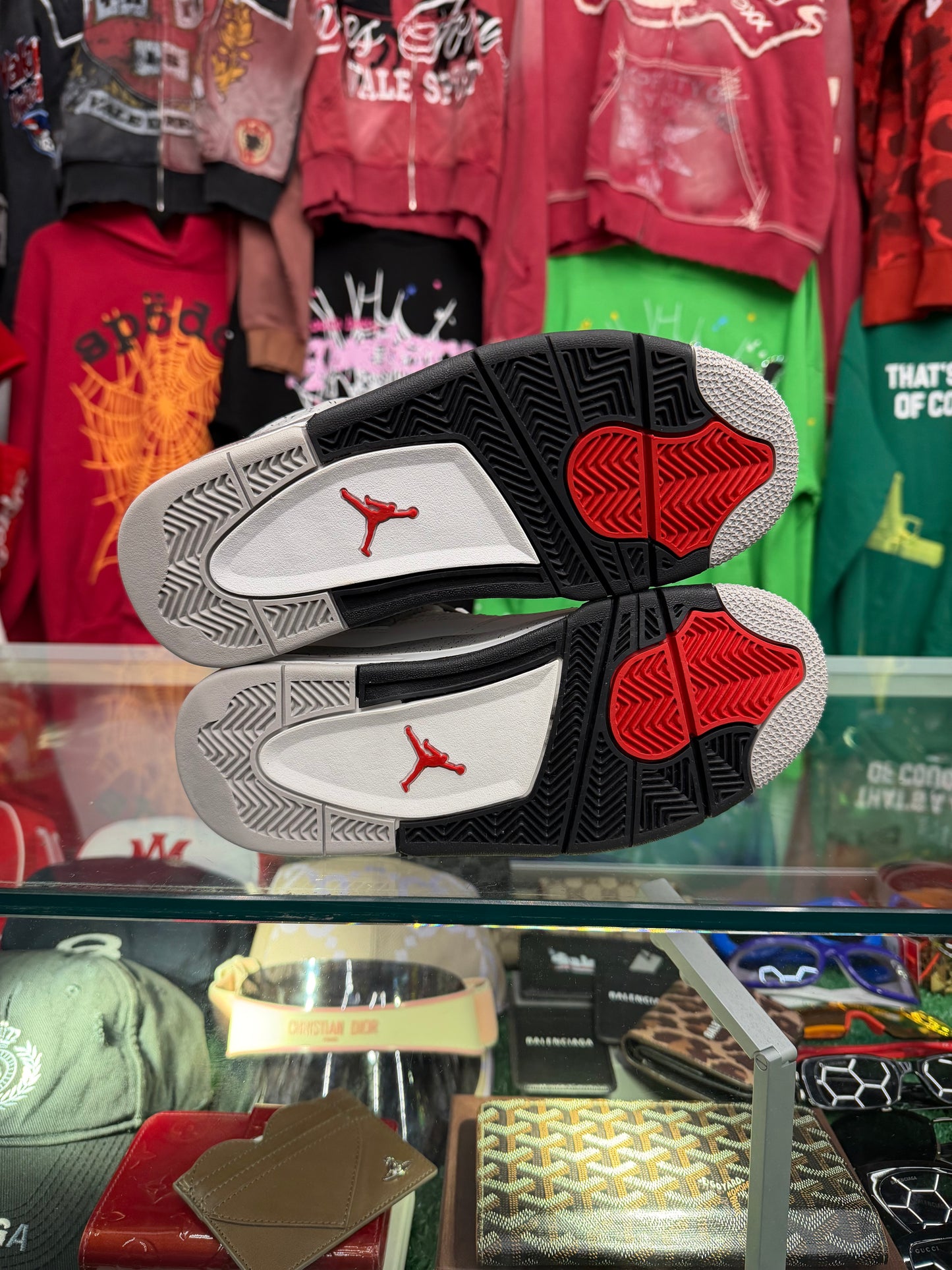 JORDAN 4 WHITE CEMENT (PRE-OWNED W/ BOX)