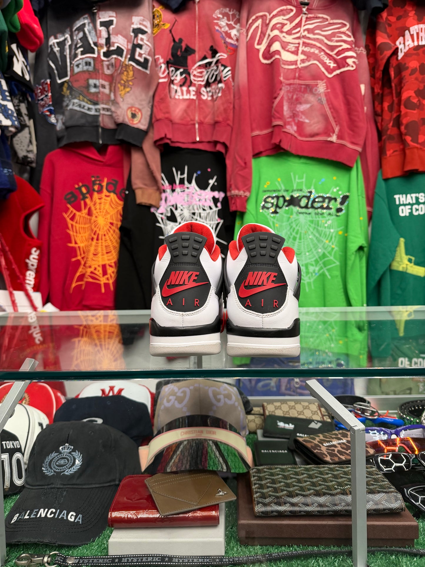 JORDAN 4 FIRE RED (PRE-OWNED W/ BOX)