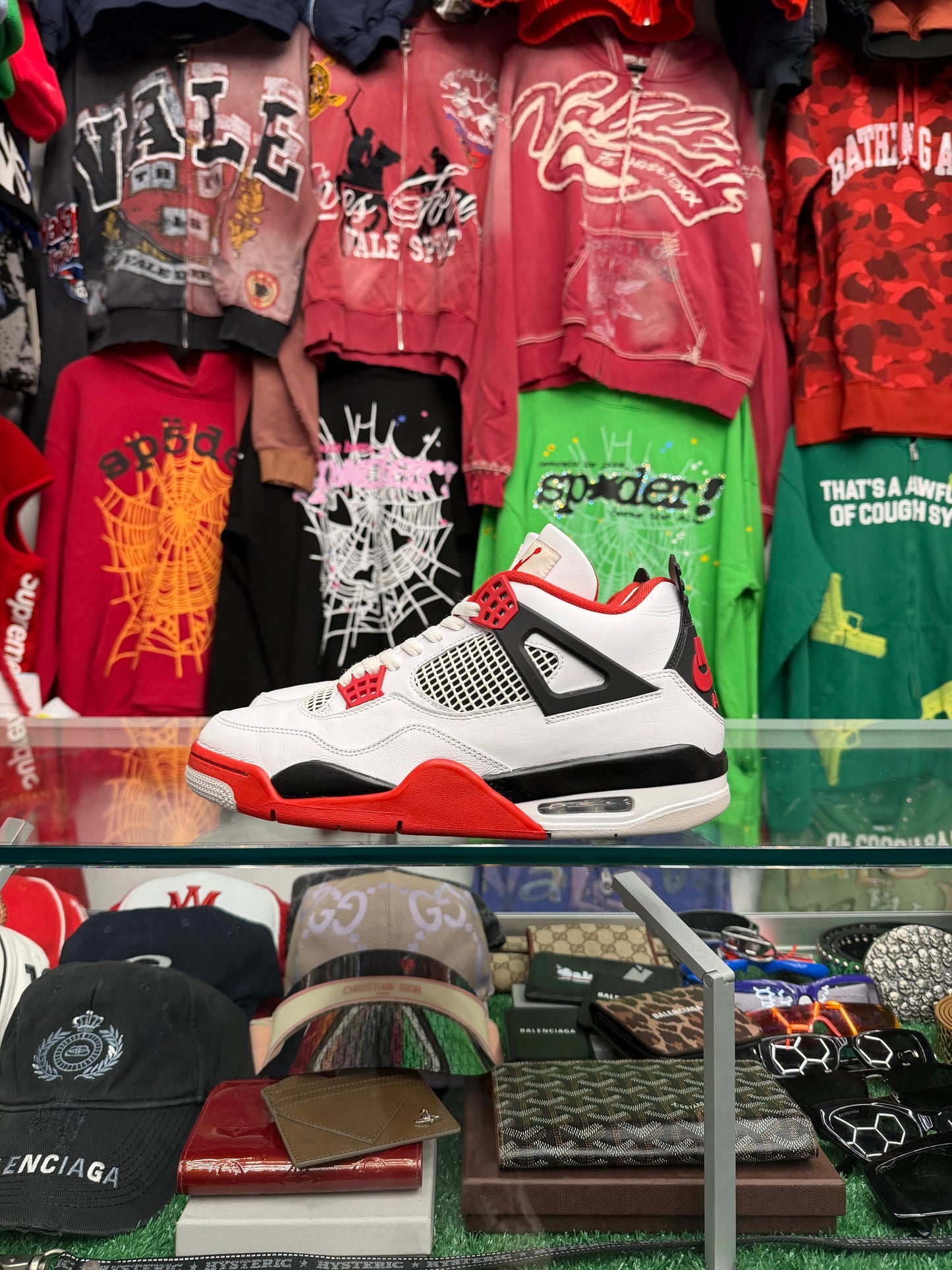 JORDAN 4 FIRE RED (PRE-OWNED W/ BOX)