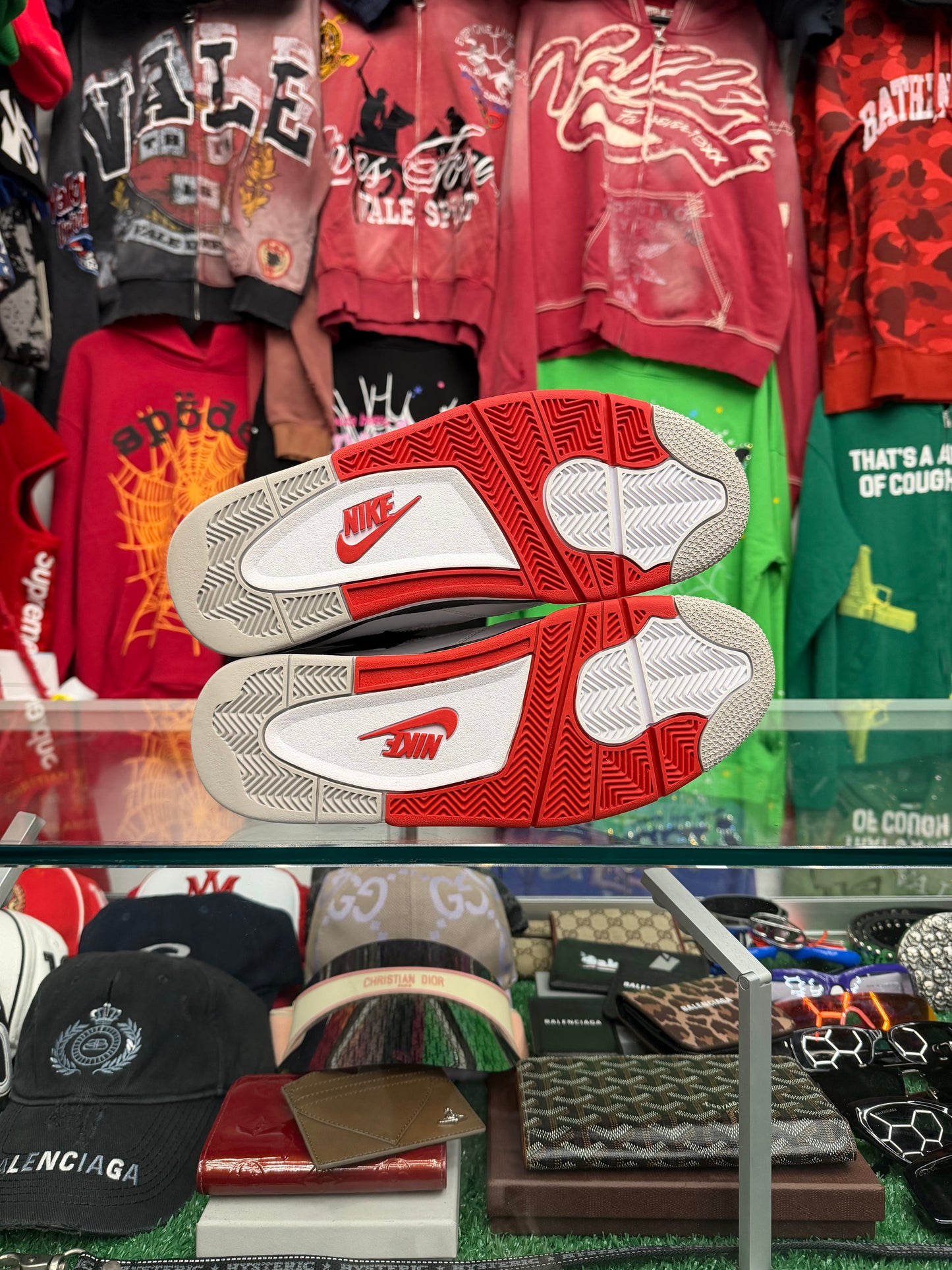 JORDAN 4 FIRE RED (PRE-OWNED W/ BOX)