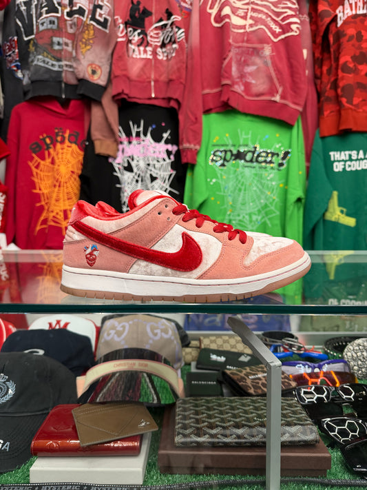 NIKE SB STRANGE LOVE (PRE-OWNED W/ BOX)