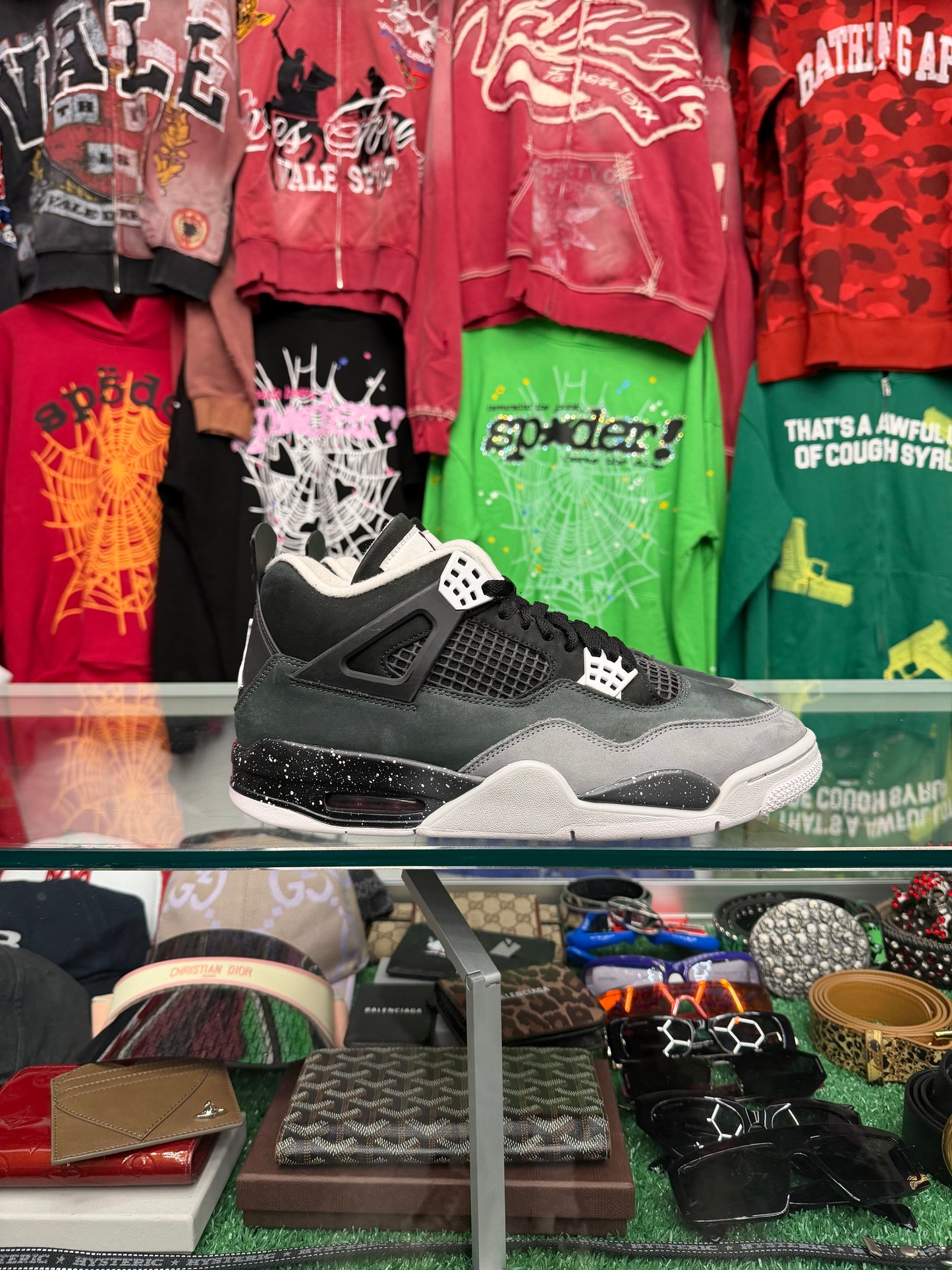 JORDAN 4 FEAR (PRE-OWNED W/ BOX)