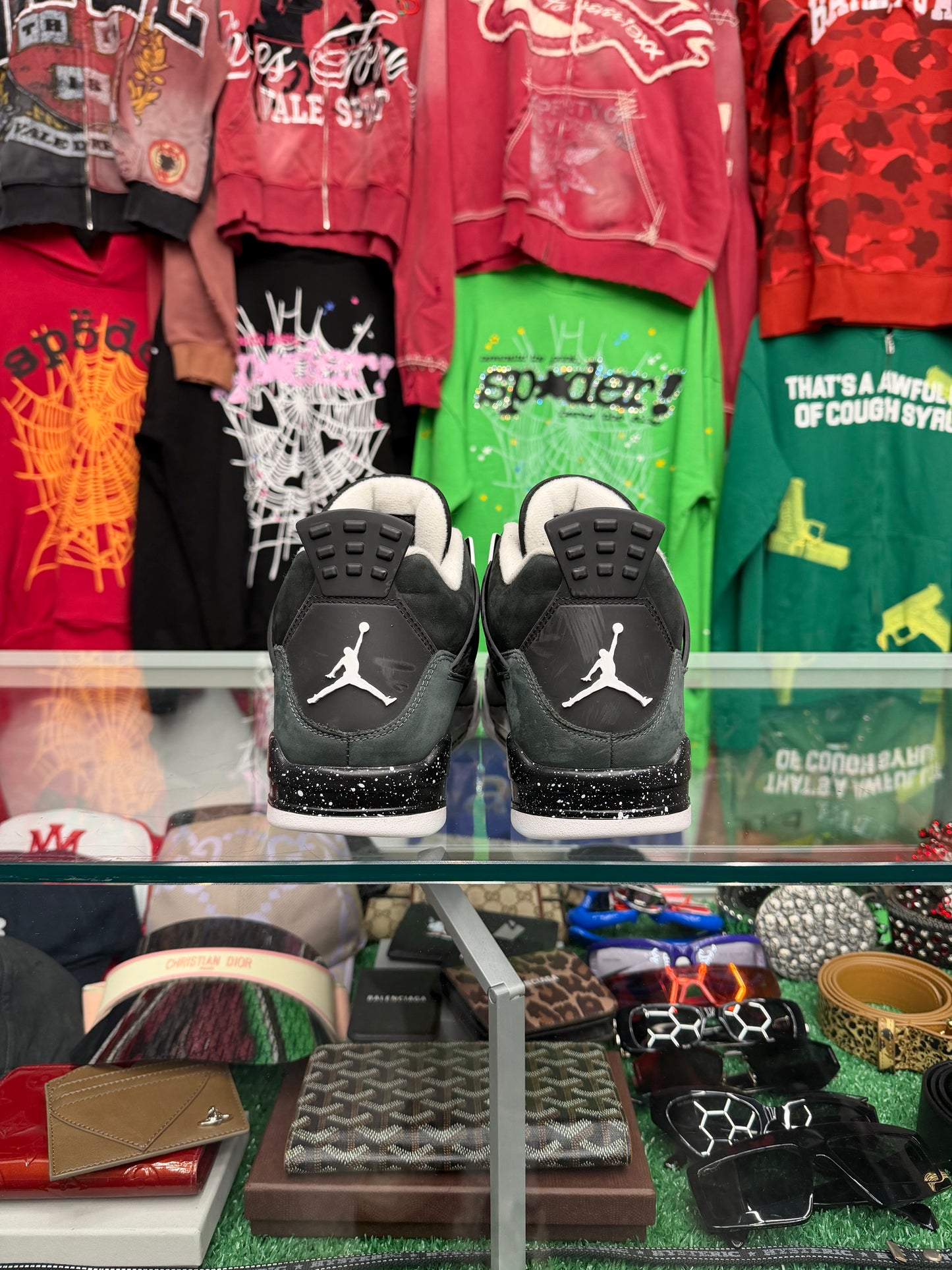 JORDAN 4 FEAR (PRE-OWNED W/ BOX)