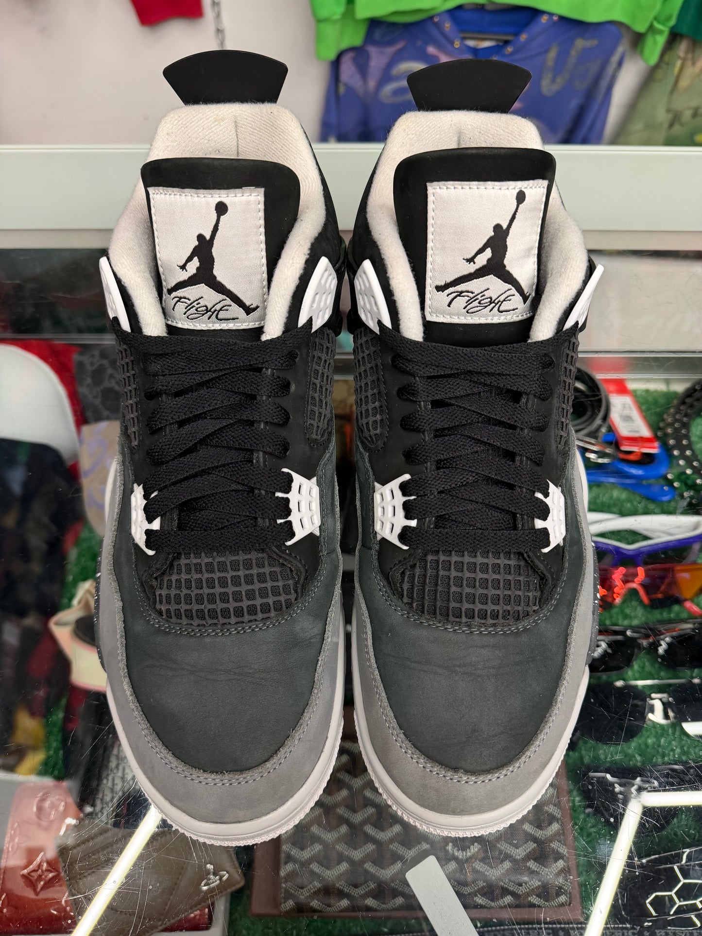 JORDAN 4 FEAR (PRE-OWNED W/ BOX)