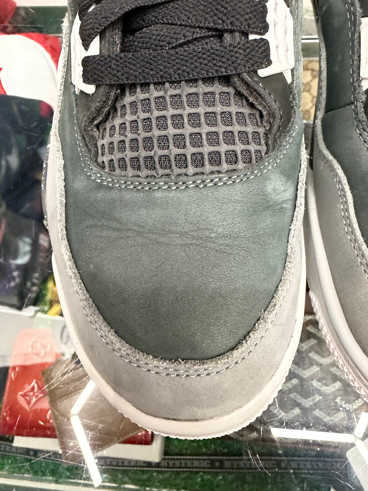 JORDAN 4 FEAR (PRE-OWNED W/ BOX)