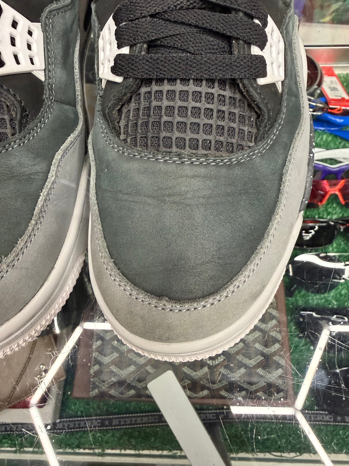 JORDAN 4 FEAR (PRE-OWNED W/ BOX)