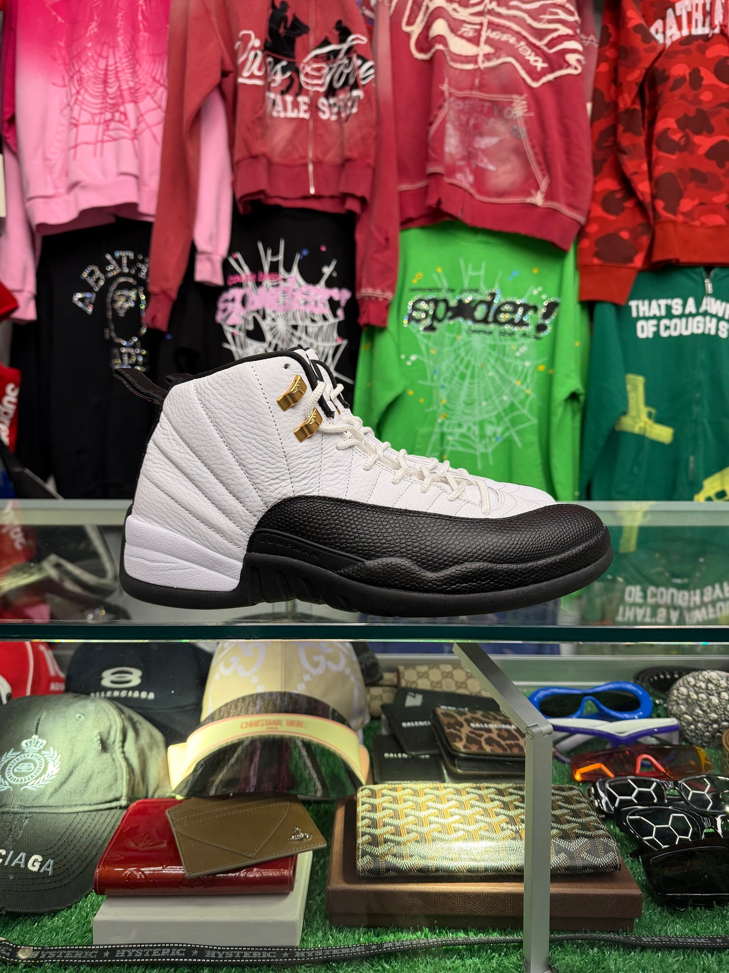 JORDAN 12 TAXI (PRE-OWNED NO BOX)