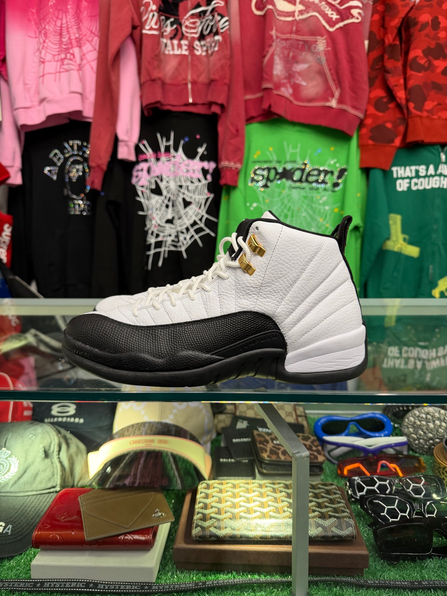 JORDAN 12 TAXI (PRE-OWNED NO BOX)