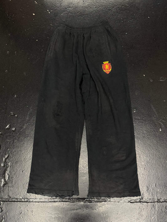 BALENCIAGA BLACK MANCHESTER UNITED MUD SHOW SWEATPANTS (PRE-OWNED)
