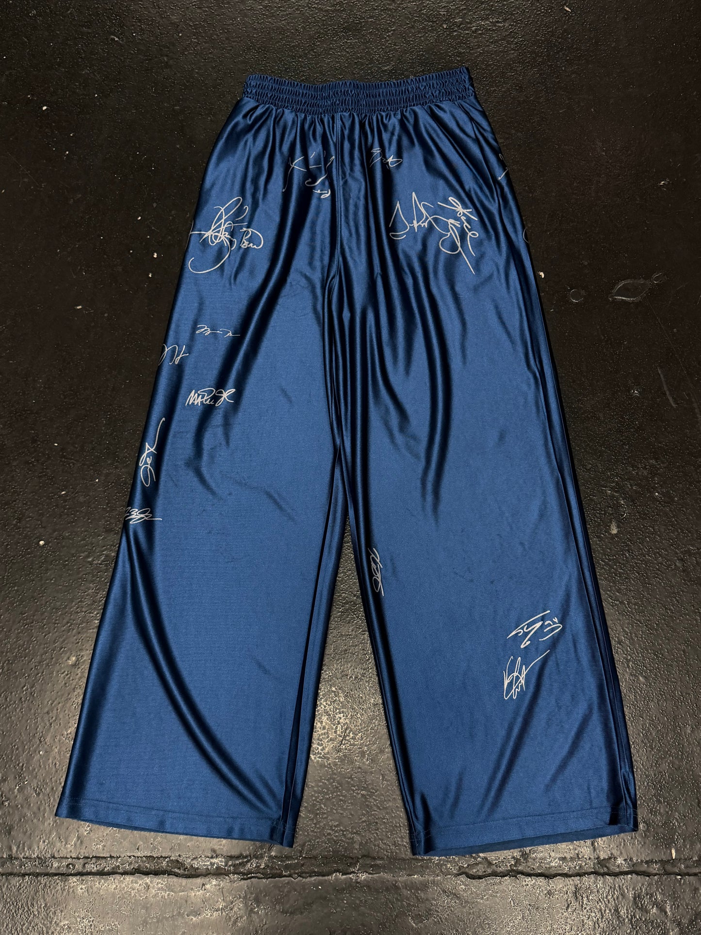 GV GALLERY RASPBERRY HILLS SIGNATURE SWEATS (PRE-OWNED)