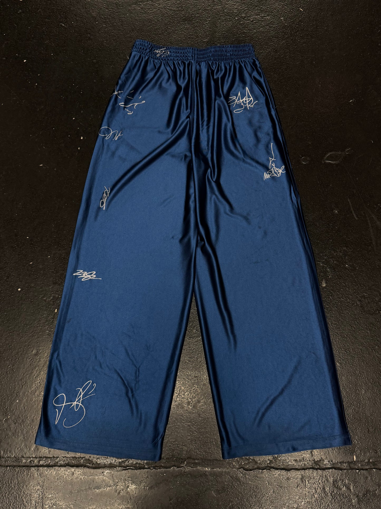 GV GALLERY RASPBERRY HILLS SIGNATURE SWEATS (PRE-OWNED)