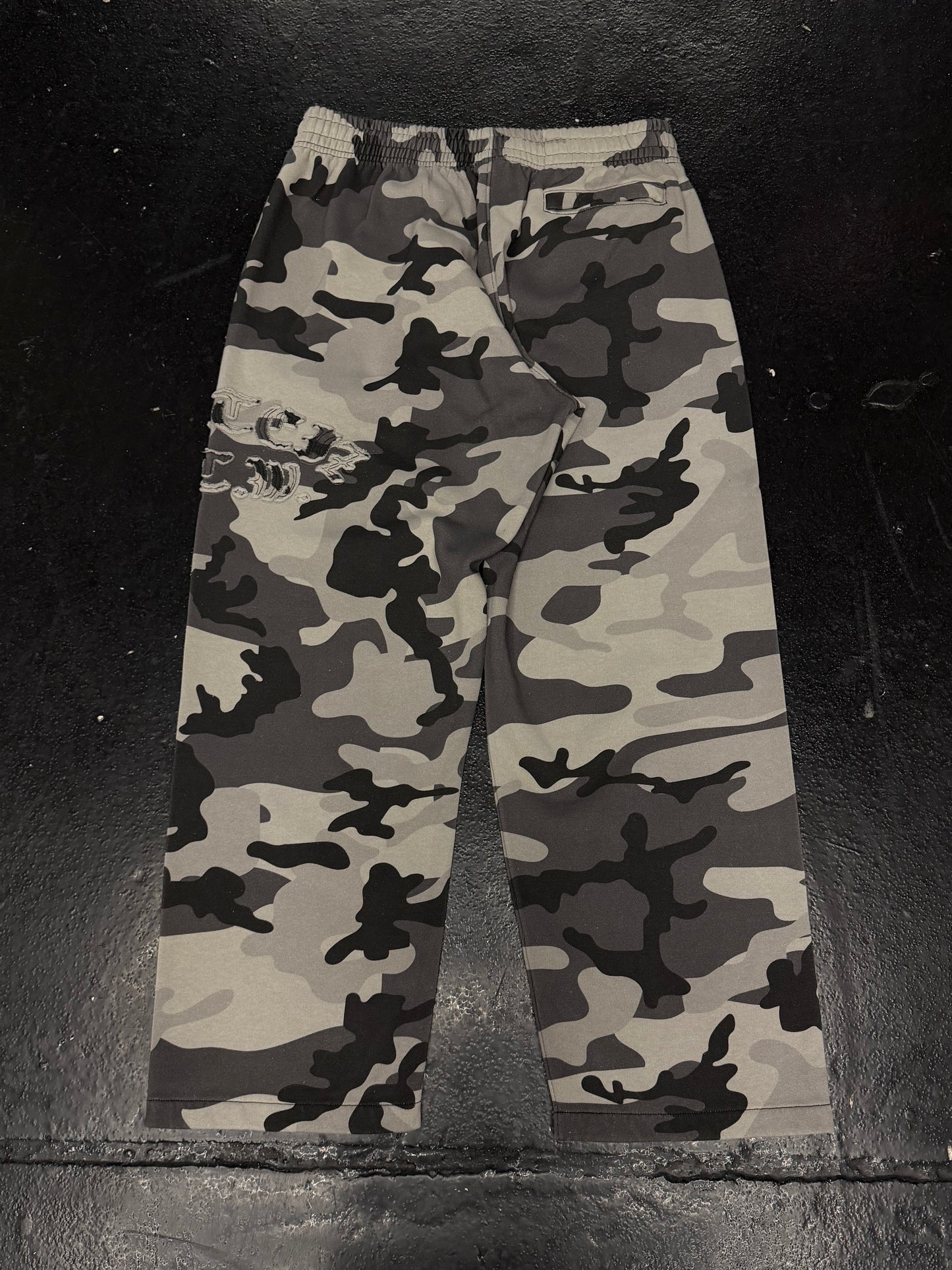 CORTEIZ DIPLOMATIC OPEN HEM SWEATPANTS (PRE-OWNED)