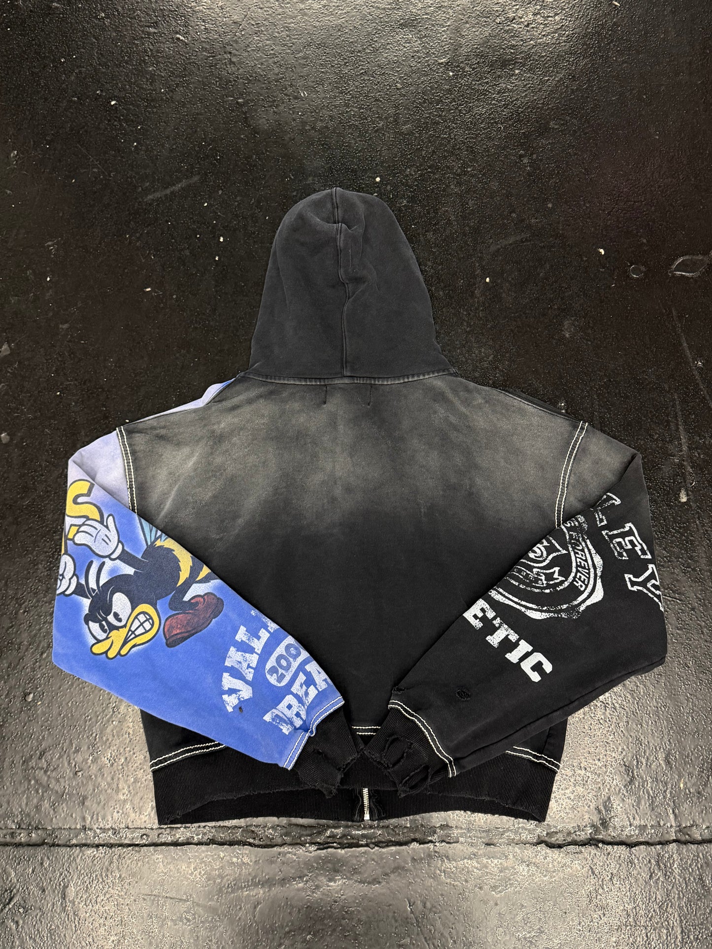 VALE FOREVER BIPOLAR BIG ZIP UP (PRE-OWNED)
