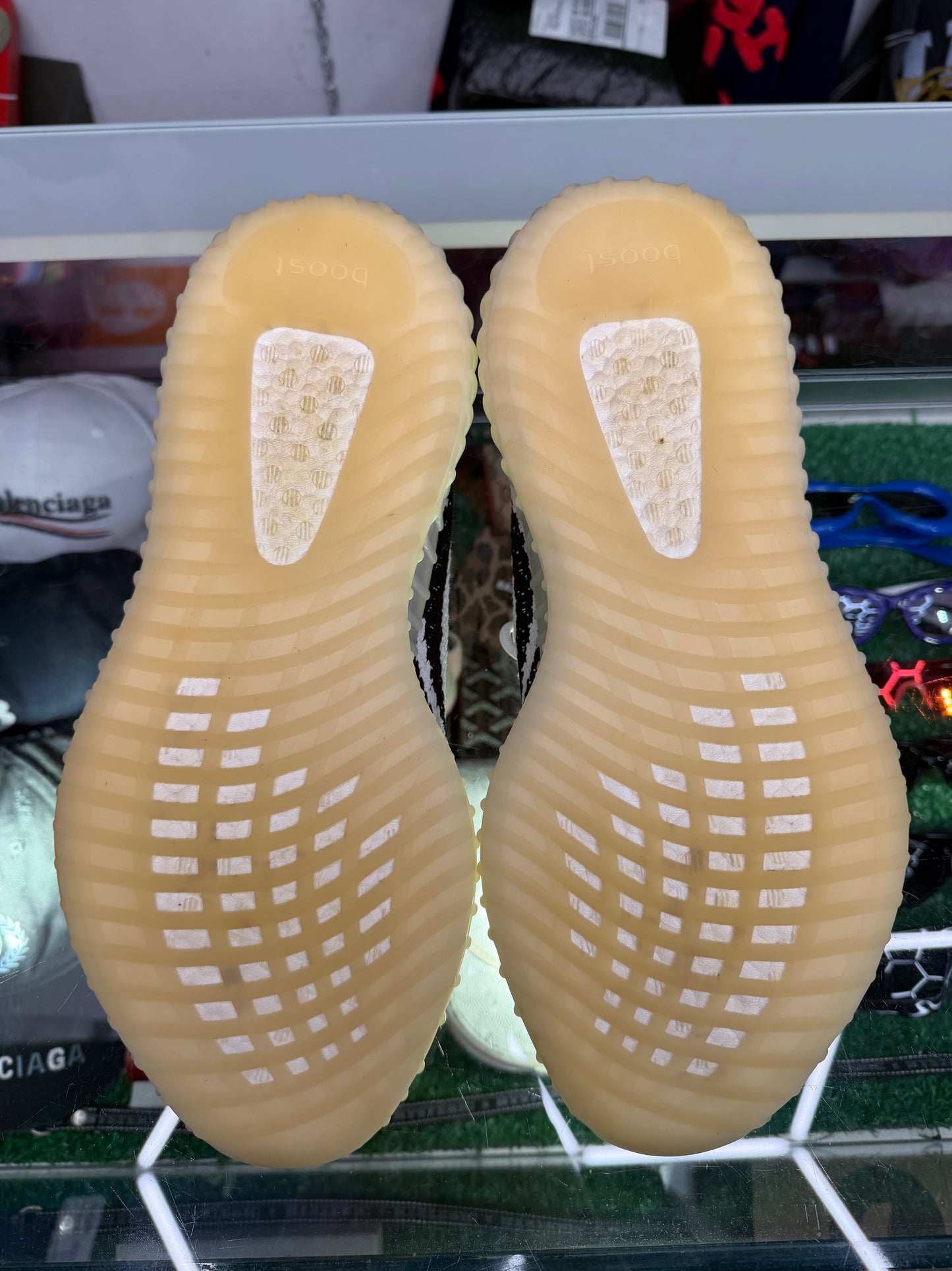 YEEZY 350 V2 ZEBRA (PRE-OWNED W/ BOX)