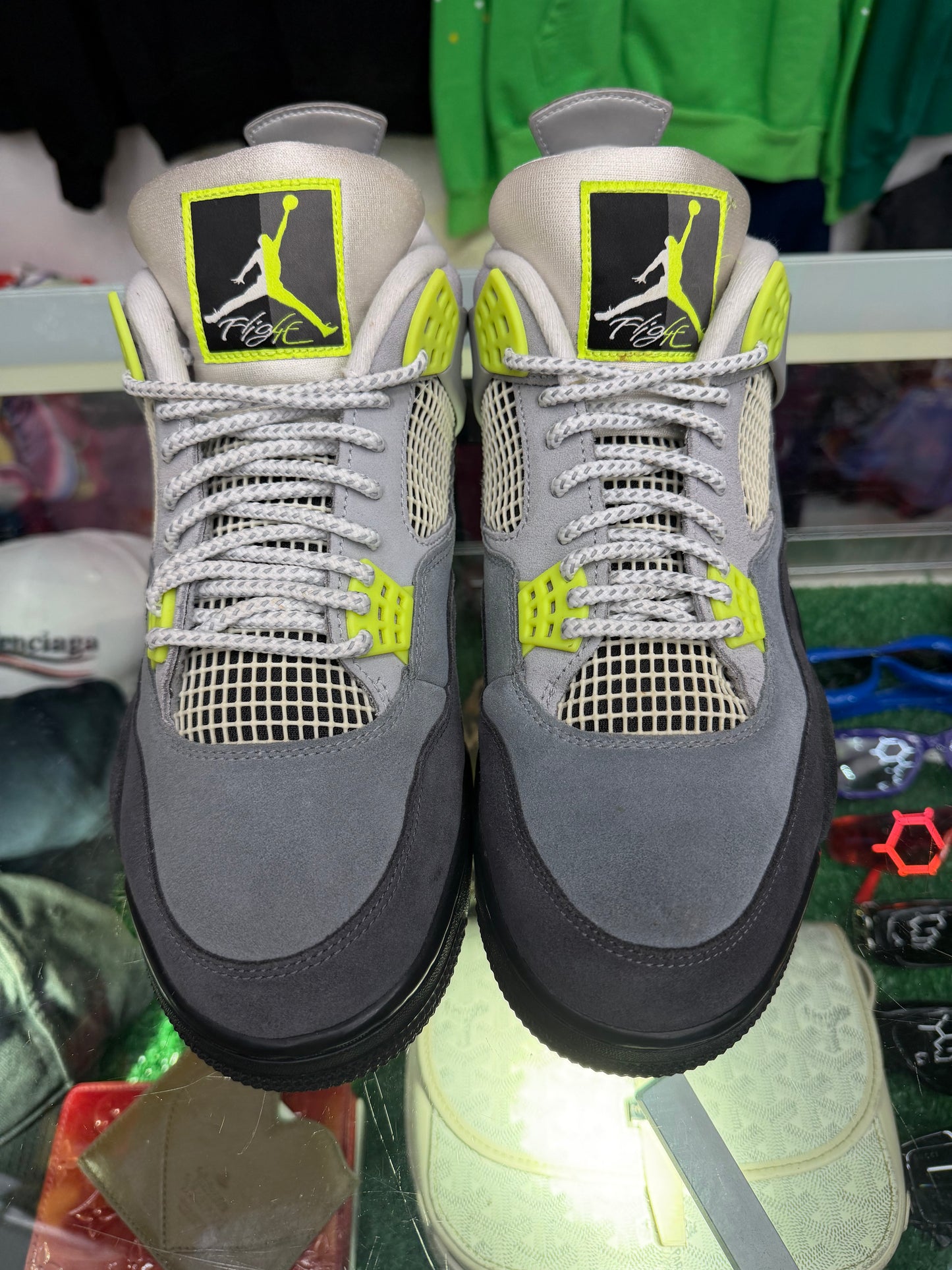JORDAN 4 NEON (PRE-OWNED W/ BOX