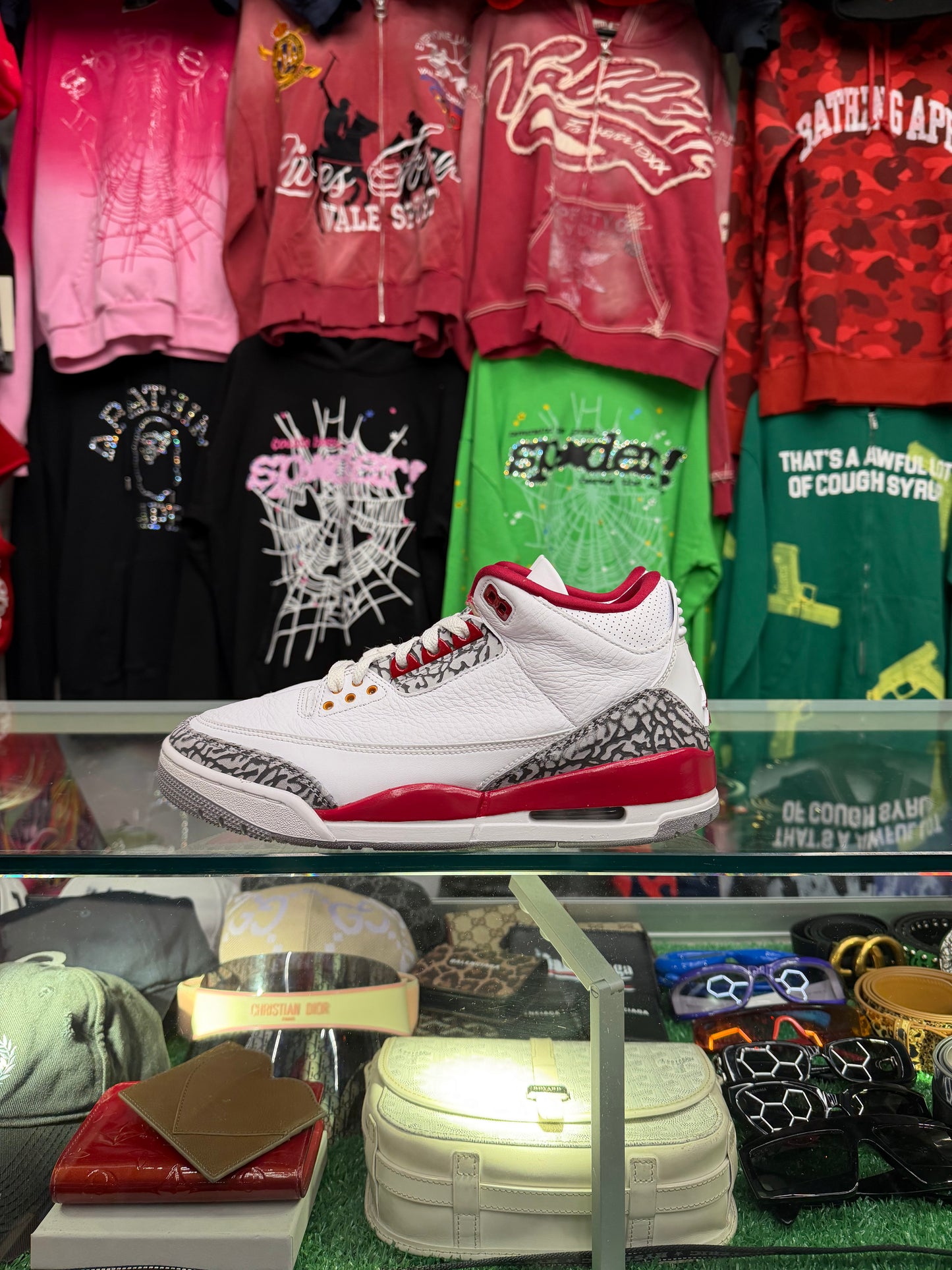 JORDAN 3 CARDINAL (PRE-OWNED W/ BOX)