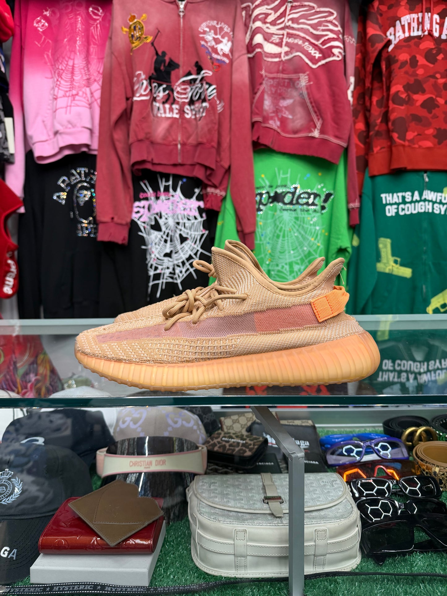YEEZY 350 V2 CLAY (PRE-OWNED W/ BOX)