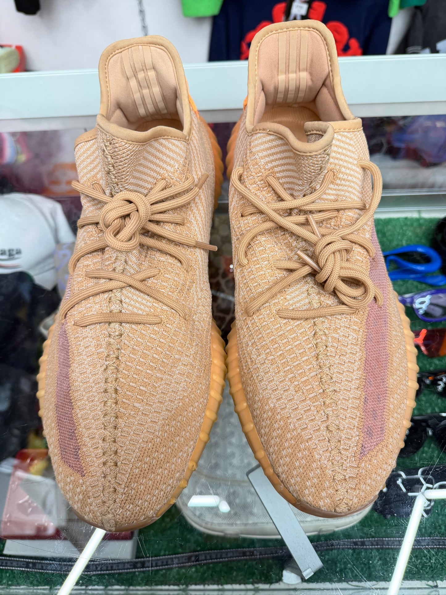 YEEZY 350 V2 CLAY (PRE-OWNED W/ BOX)