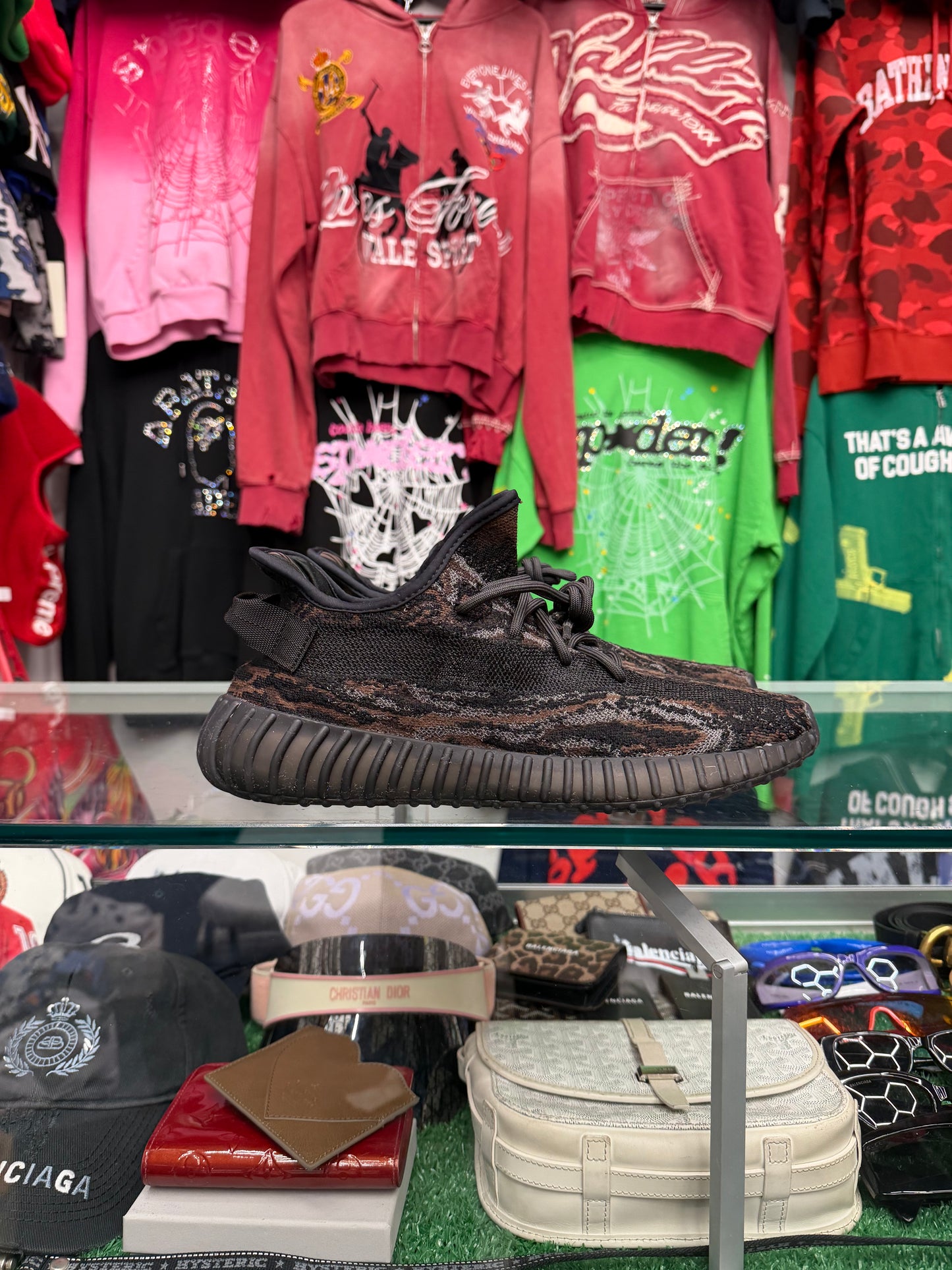 YEEZY 350 V2 MX ROCK (PRE-OWNED W/ BOX)