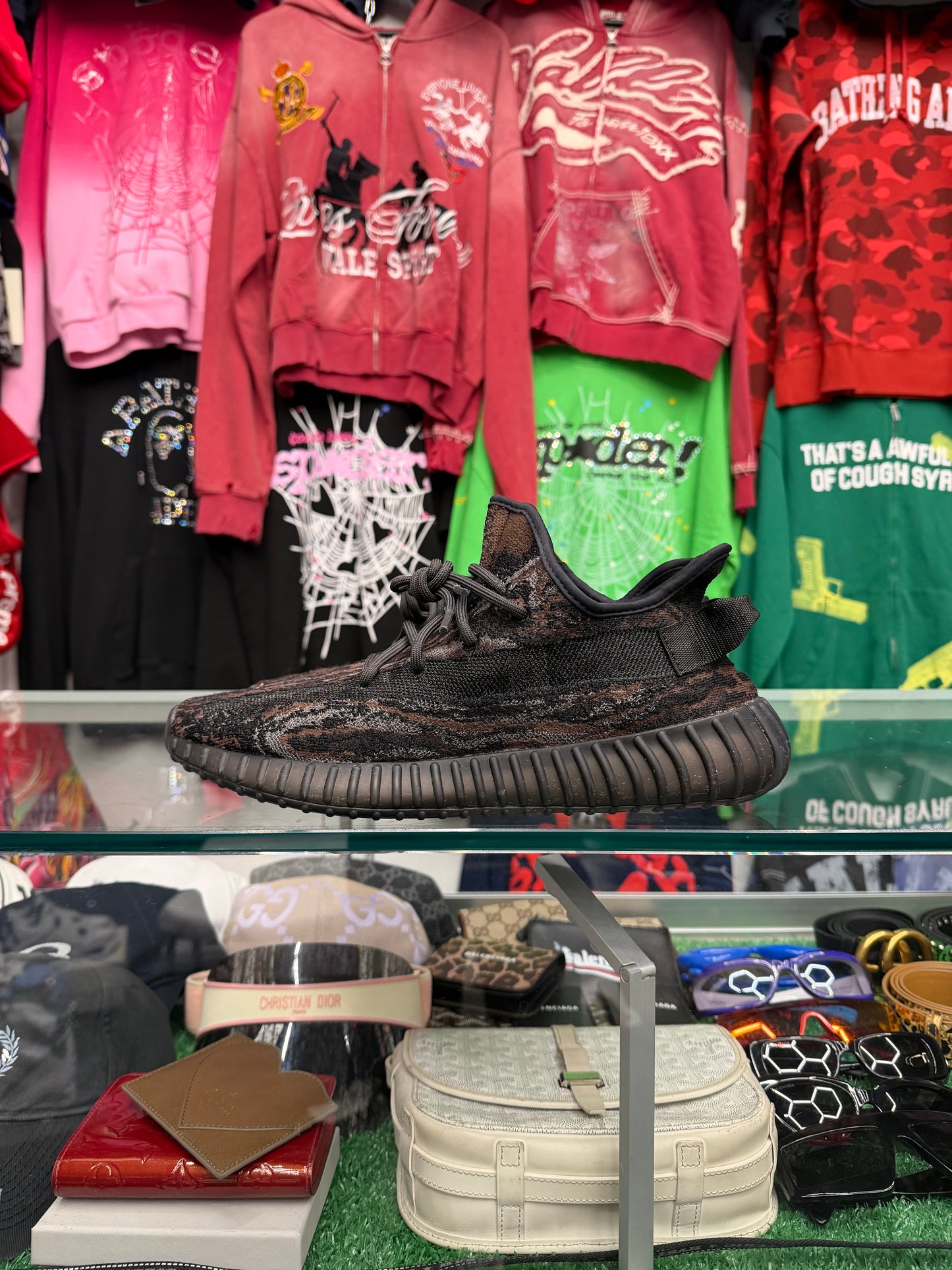 YEEZY 350 V2 MX ROCK (PRE-OWNED W/ BOX)