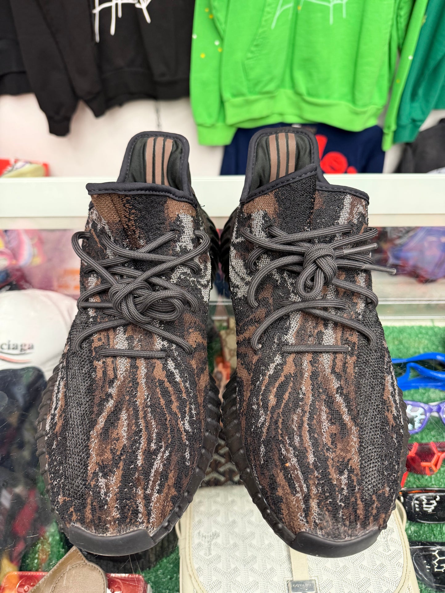 YEEZY 350 V2 MX ROCK (PRE-OWNED W/ BOX)