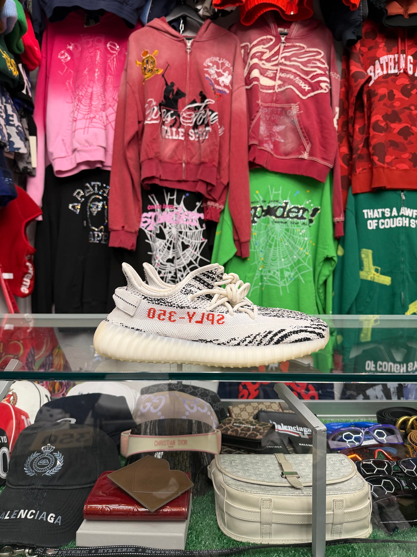 YEEZY 350 V2 ZEBRA (PRE-OWNED W/ BOX)