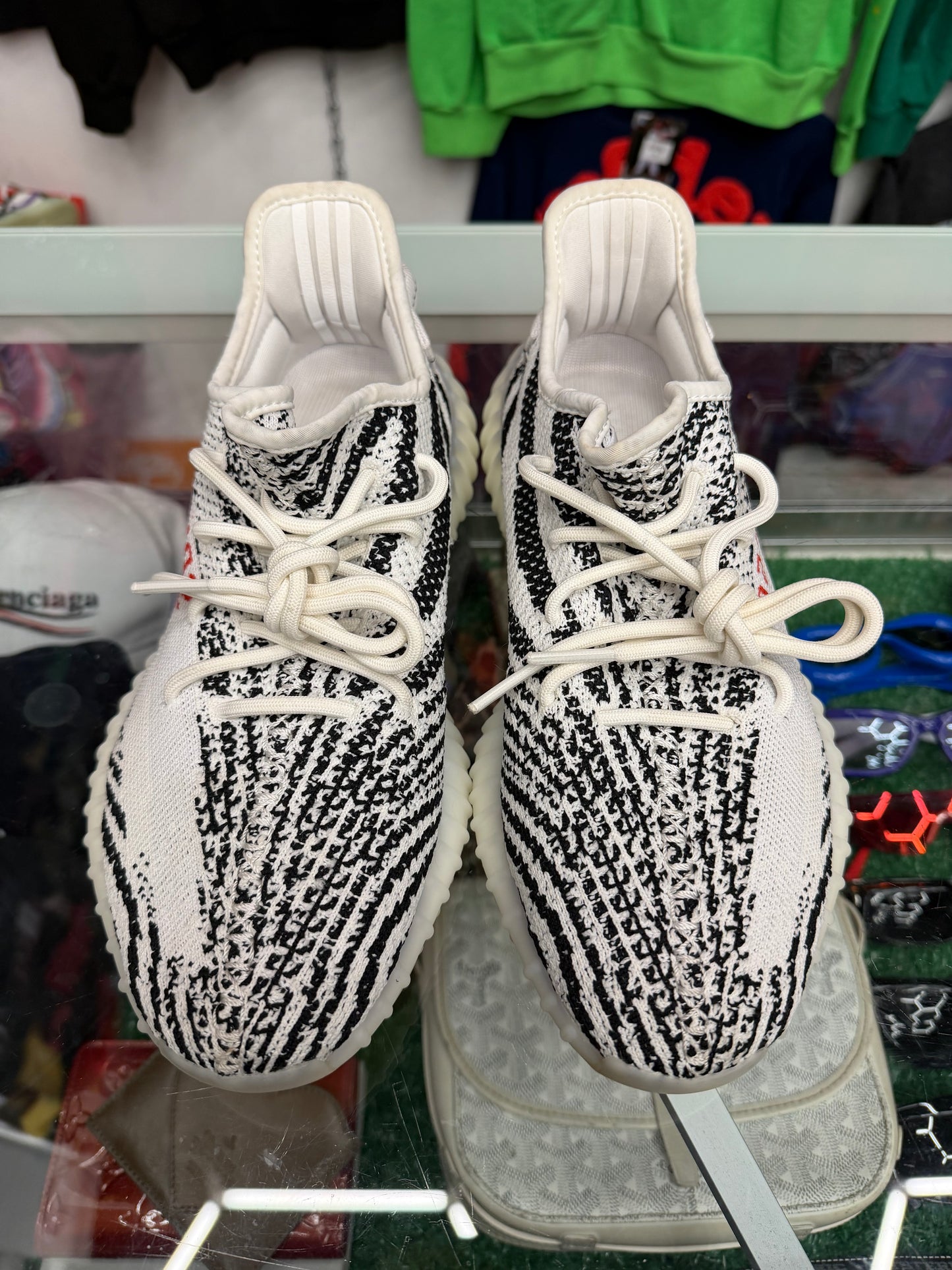 YEEZY 350 V2 ZEBRA (PRE-OWNED W/ BOX)