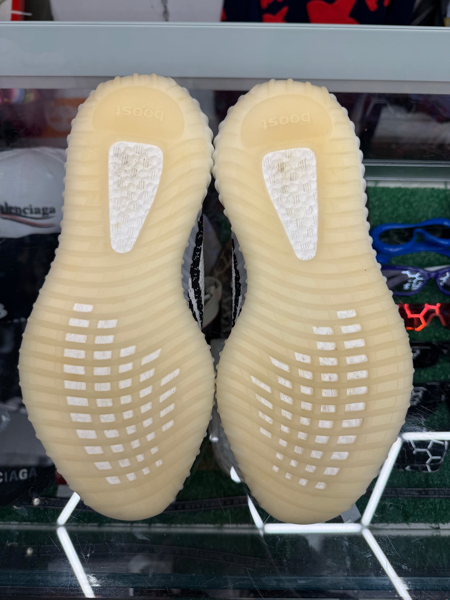 YEEZY 350 V2 ZEBRA (PRE-OWNED W/ BOX)