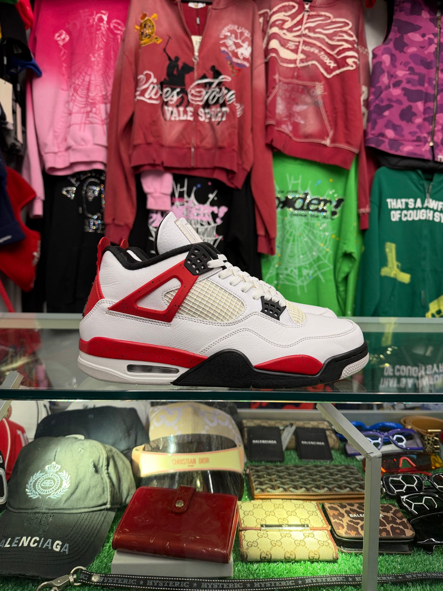 JORDAN 4 RED CEMENT (PRE-OWNED W/ BOX)