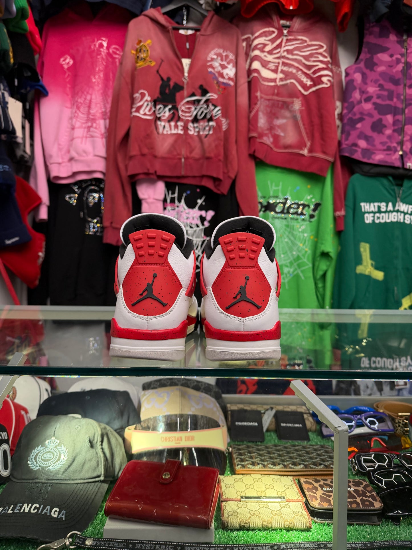JORDAN 4 RED CEMENT (PRE-OWNED W/ BOX)