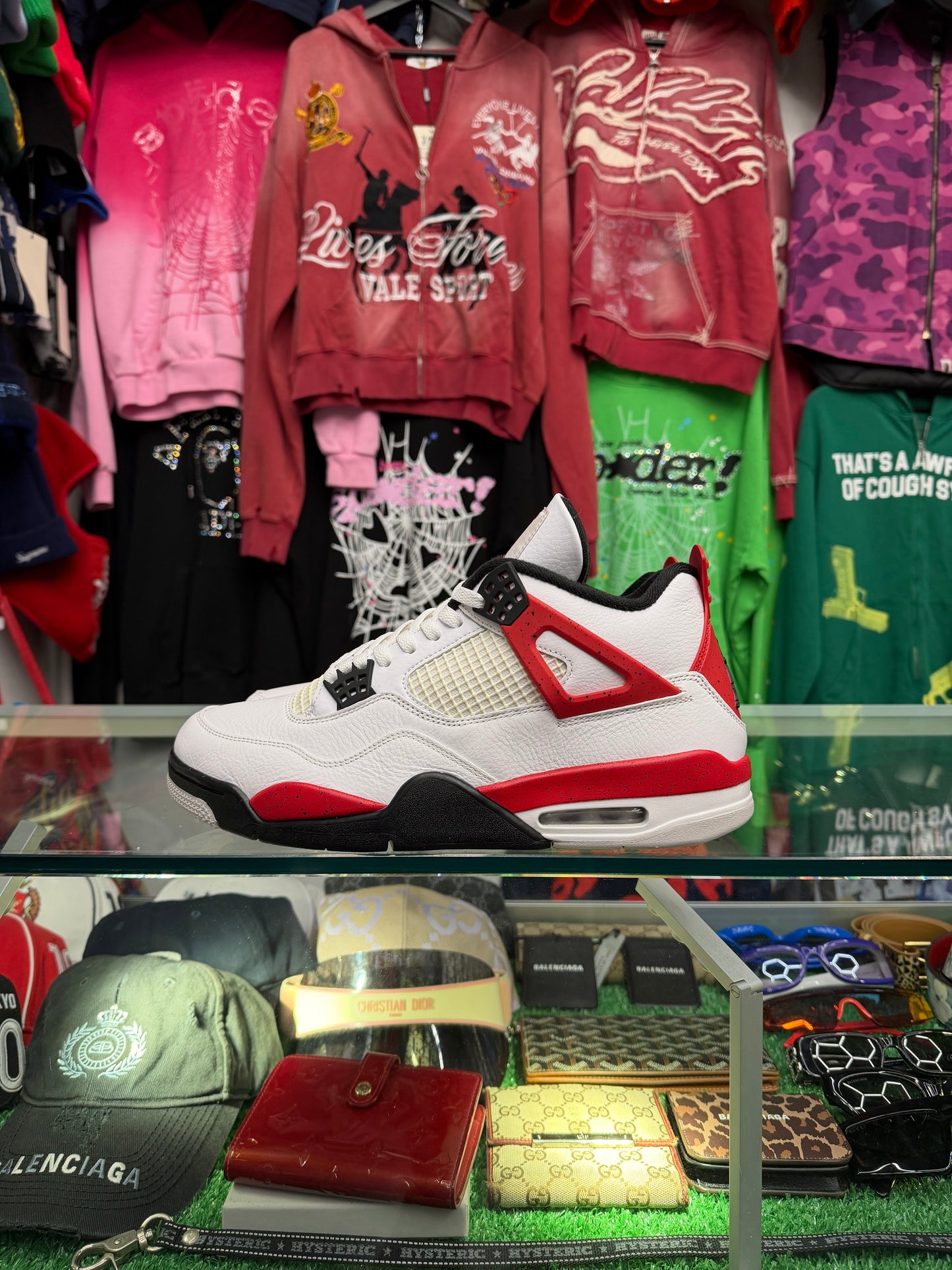 JORDAN 4 RED CEMENT (PRE-OWNED W/ BOX)