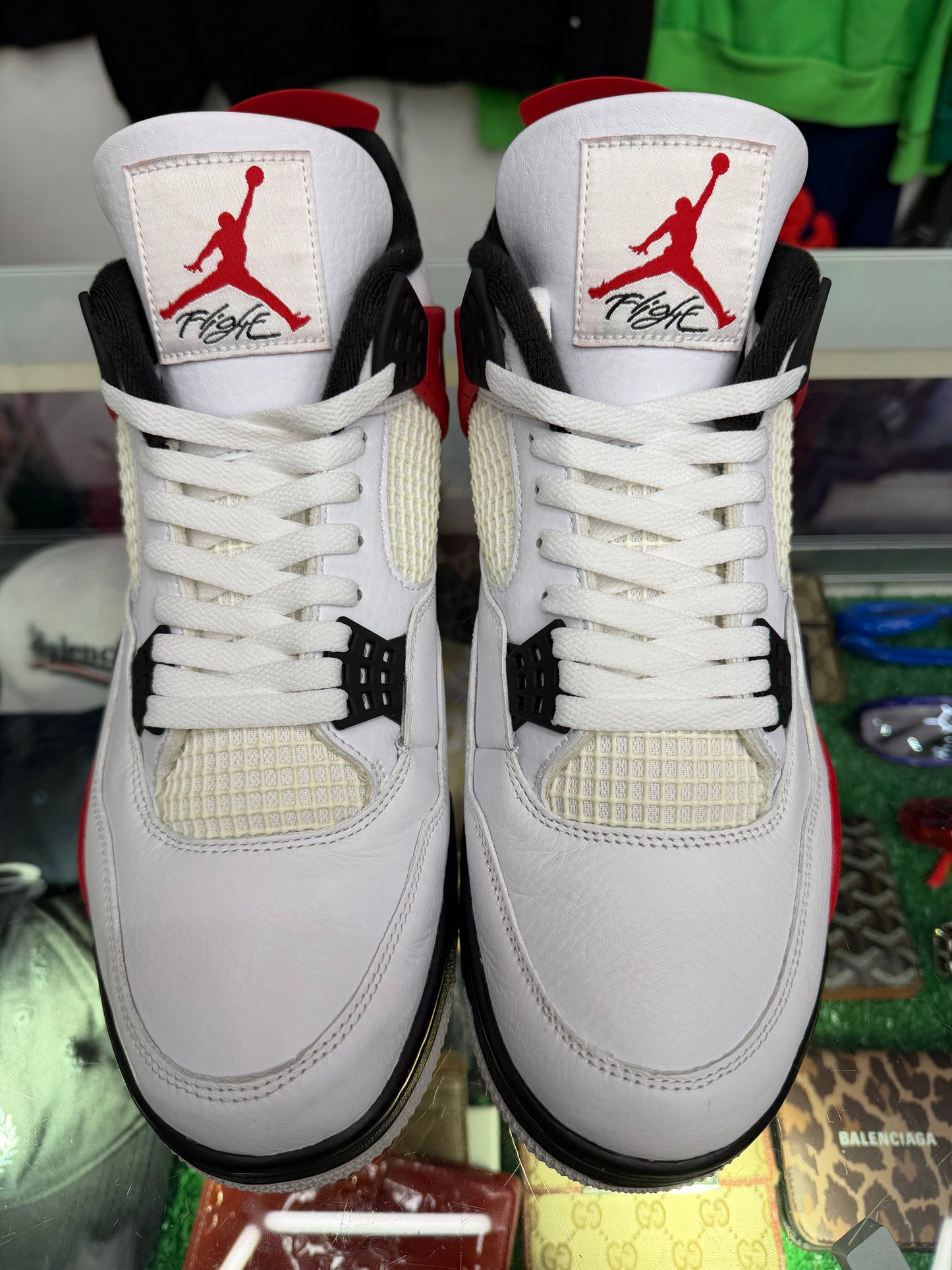JORDAN 4 RED CEMENT (PRE-OWNED W/ BOX)