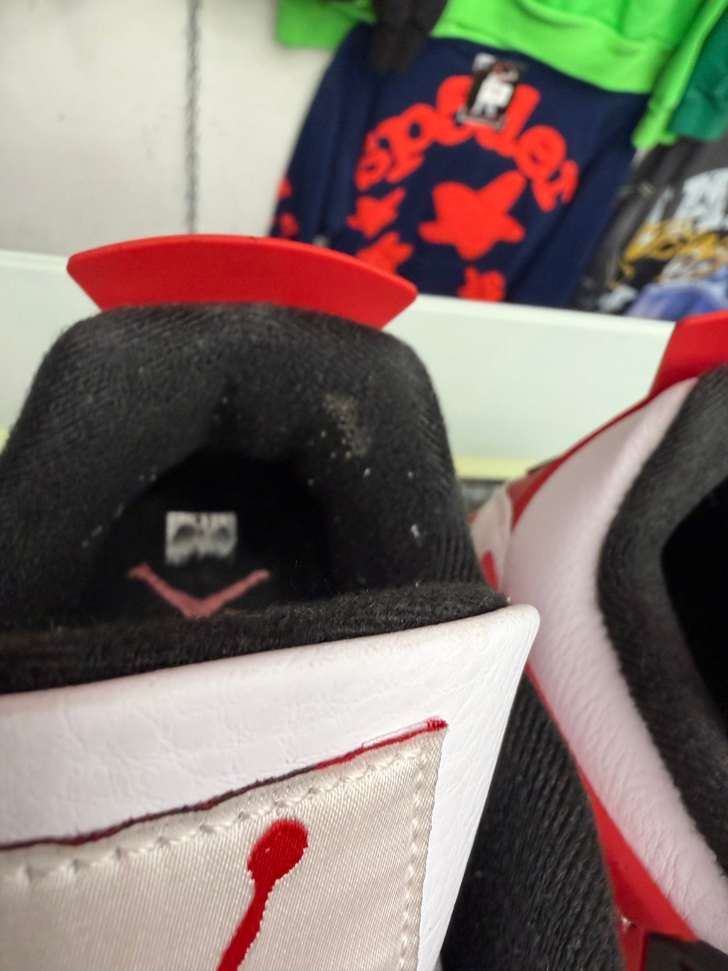 JORDAN 4 RED CEMENT (PRE-OWNED W/ BOX)