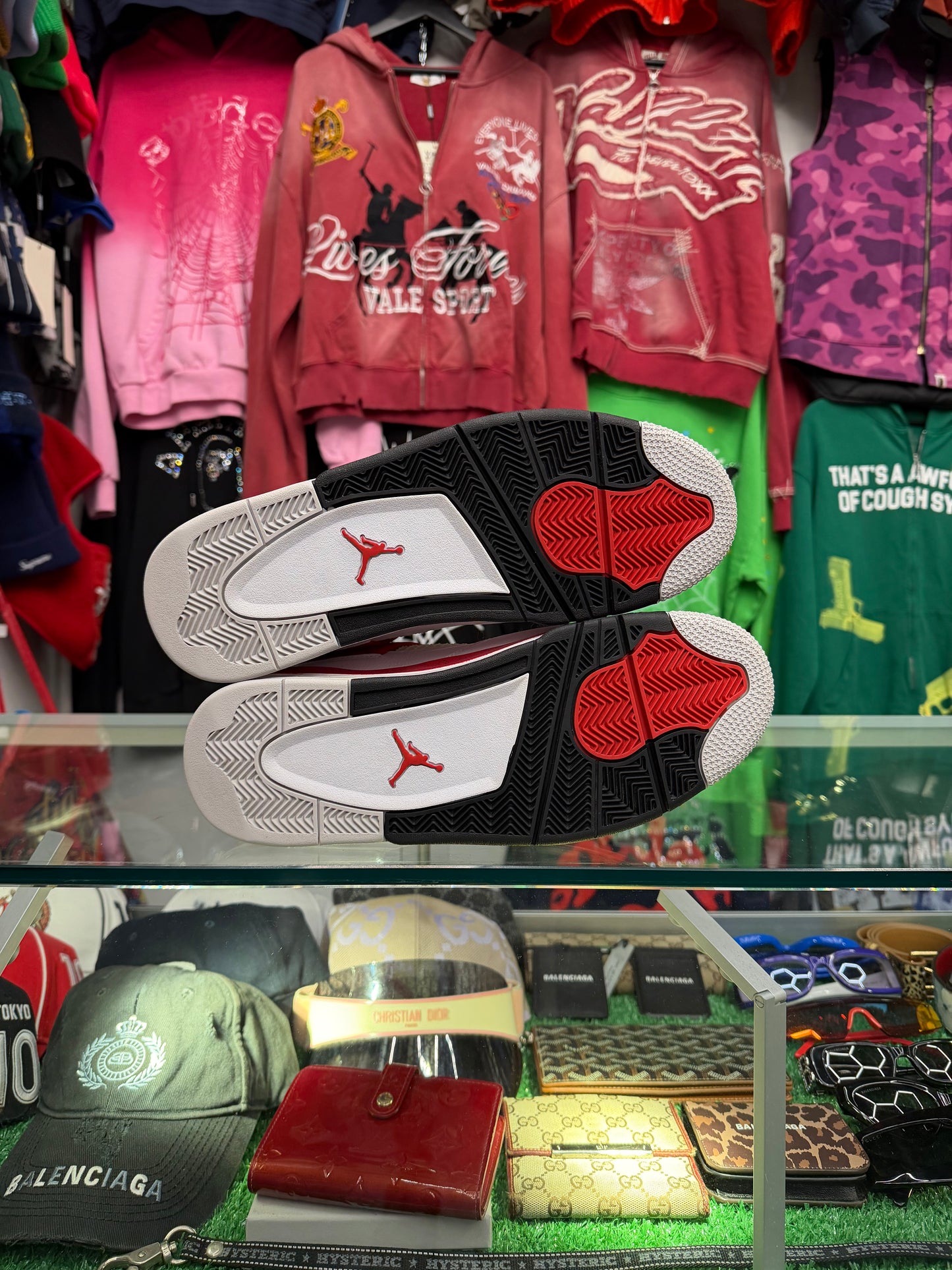 JORDAN 4 RED CEMENT (PRE-OWNED W/ BOX)