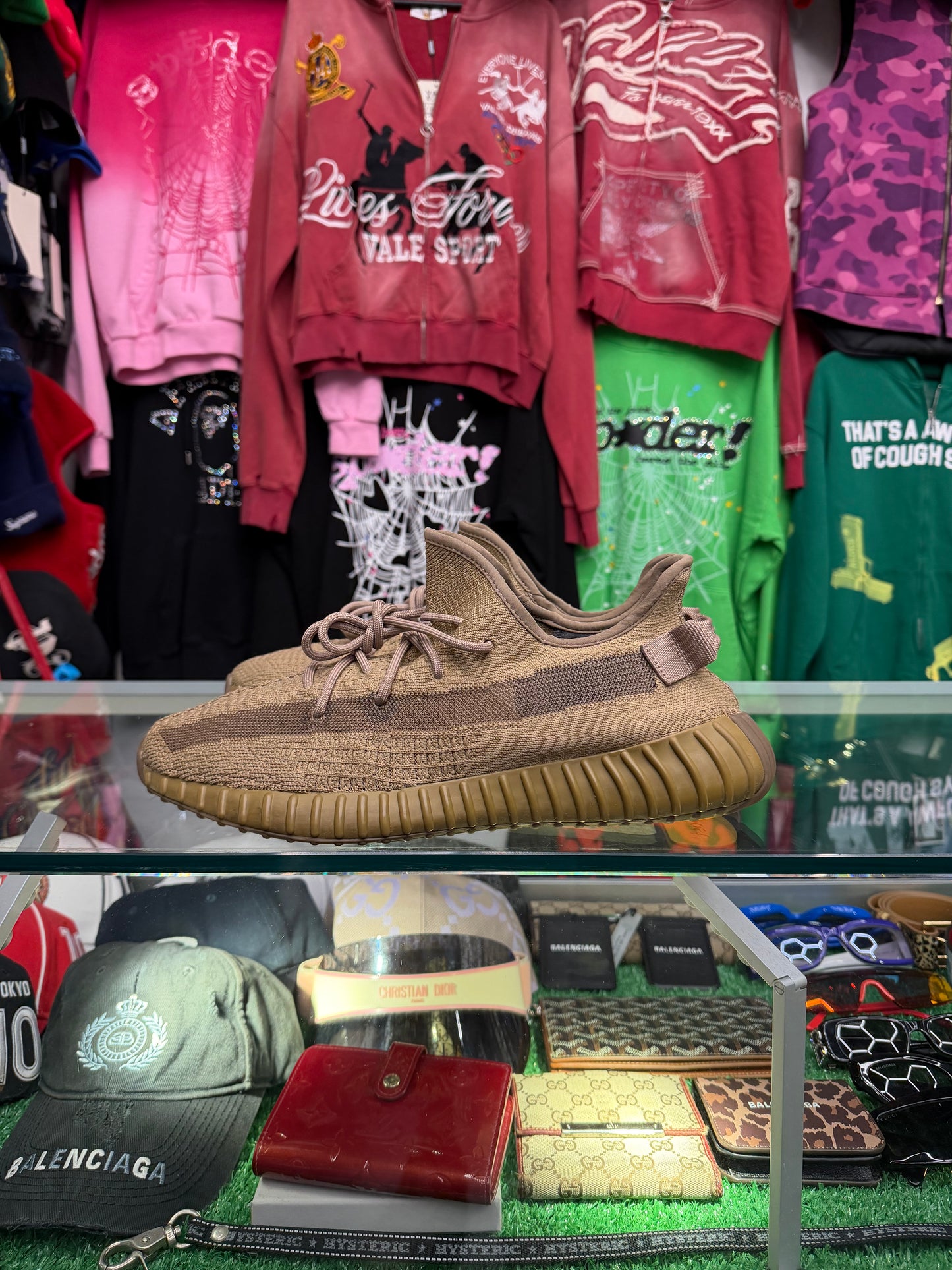YEEZY 350 V2 EARTH (PRE-OWNED NO BOX)