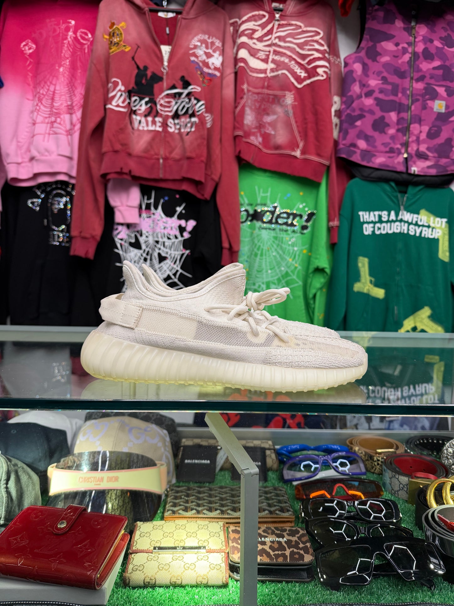 YEEZY 350 V2 ALL WHITE (PRE-OWNED W/ BOX)