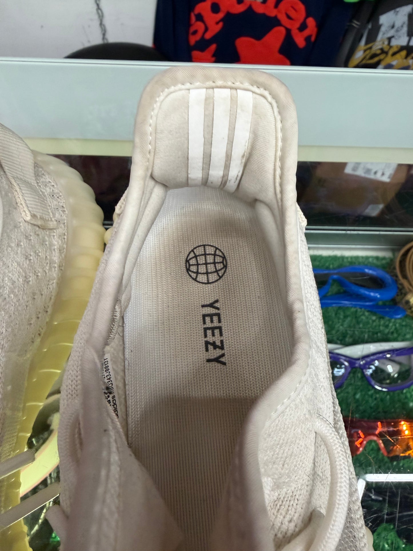 YEEZY 350 V2 ALL WHITE (PRE-OWNED W/ BOX)
