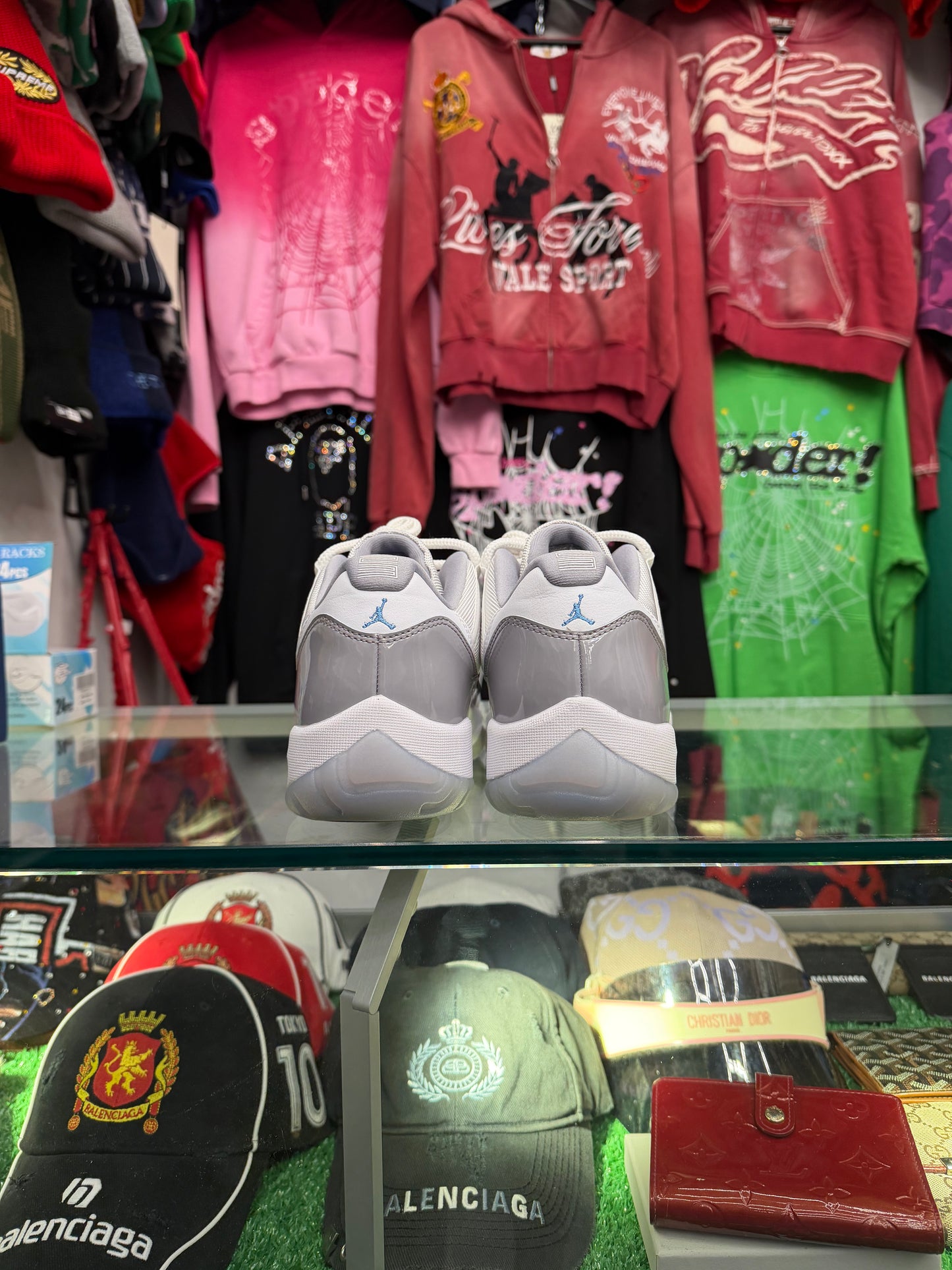 JORDAN 11 CEMENT GREY (VNDS W/ BOX)