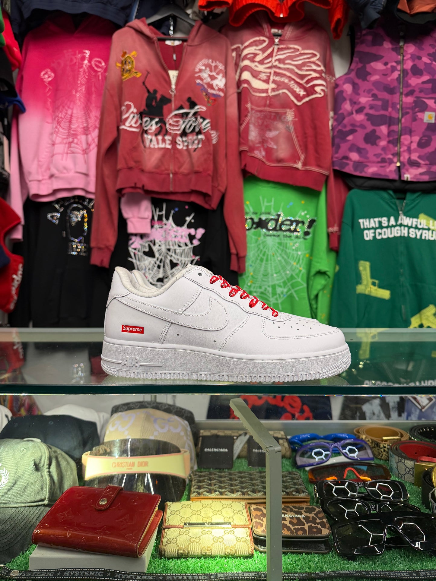 AIR FORCE 1 SUPREME WHITE (PRE-OWNED W/ BOX)