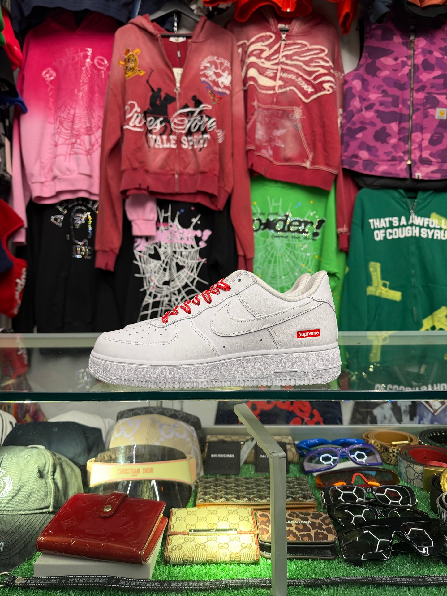 AIR FORCE 1 SUPREME WHITE (PRE-OWNED W/ BOX)