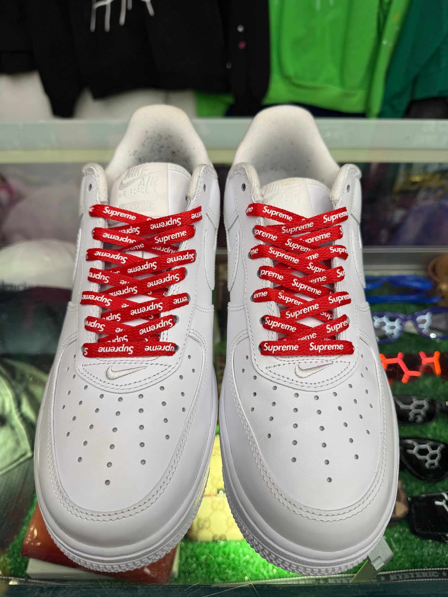 AIR FORCE 1 SUPREME WHITE (PRE-OWNED W/ BOX)