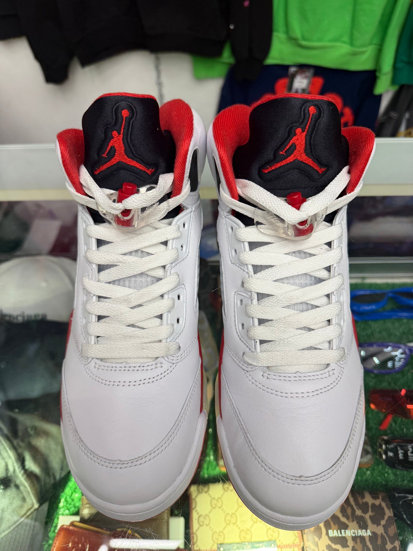 JORDAN 5 FIRE RED BLACK  (PRE-OWNED NO BOX)