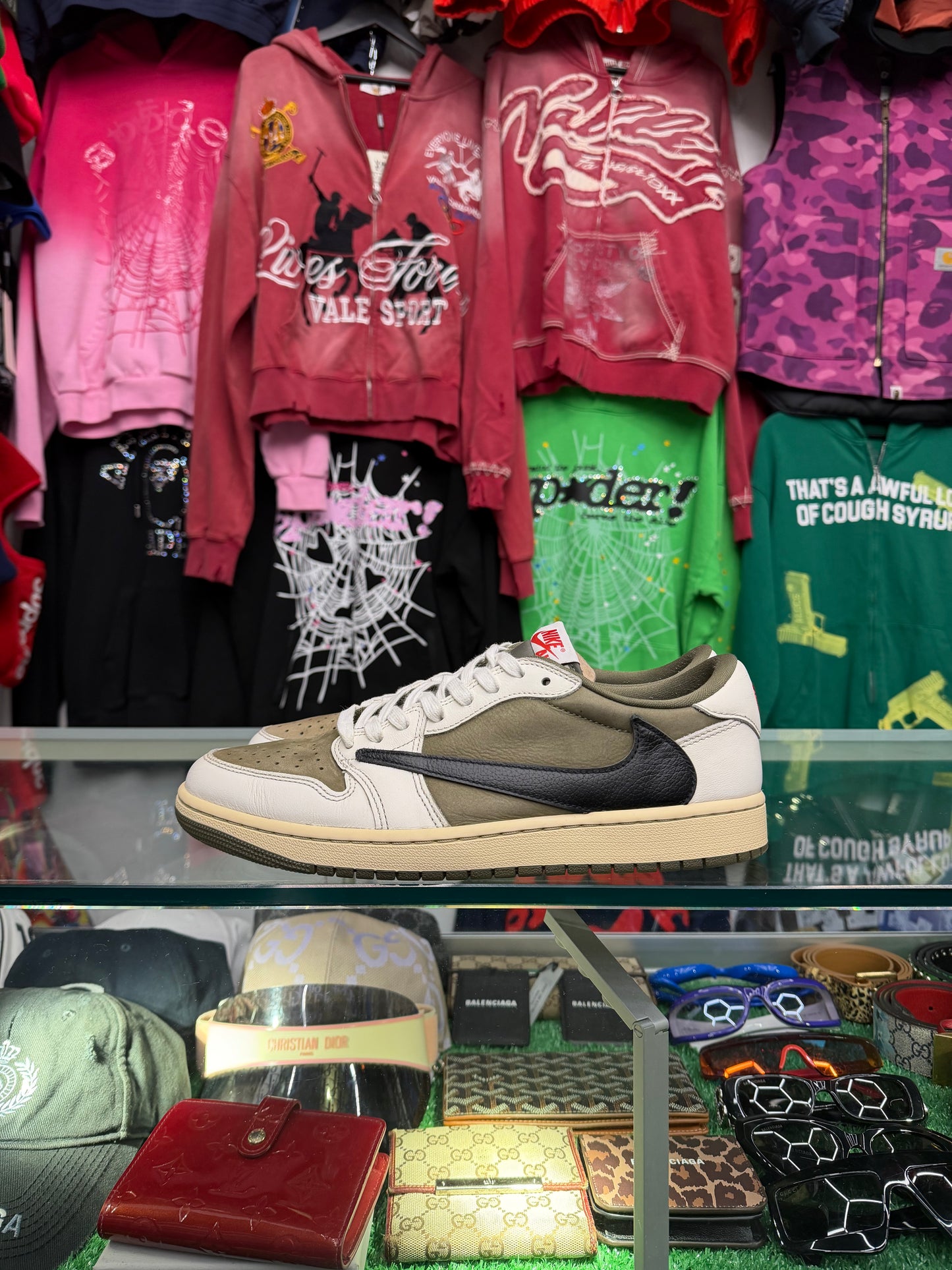 JORDAN 1 LOW TRAVIS SCOTT MEDIUM OLIVE (PRE-OWNED W/ BOX)