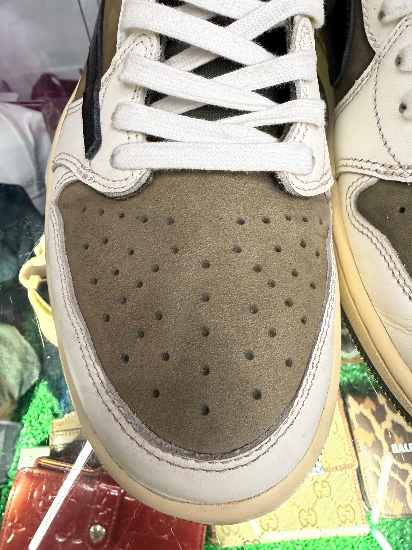 JORDAN 1 LOW TRAVIS SCOTT MEDIUM OLIVE (PRE-OWNED W/ BOX)