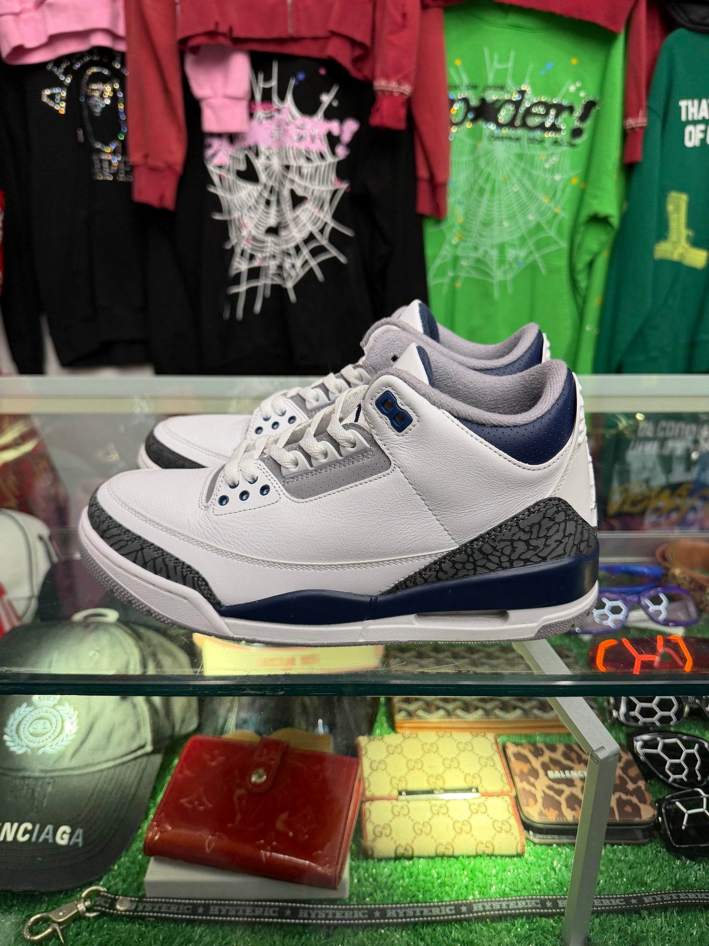 JORDAN 3 MIDNIGHT NAVY (PRE-OWNED W/ BOX)