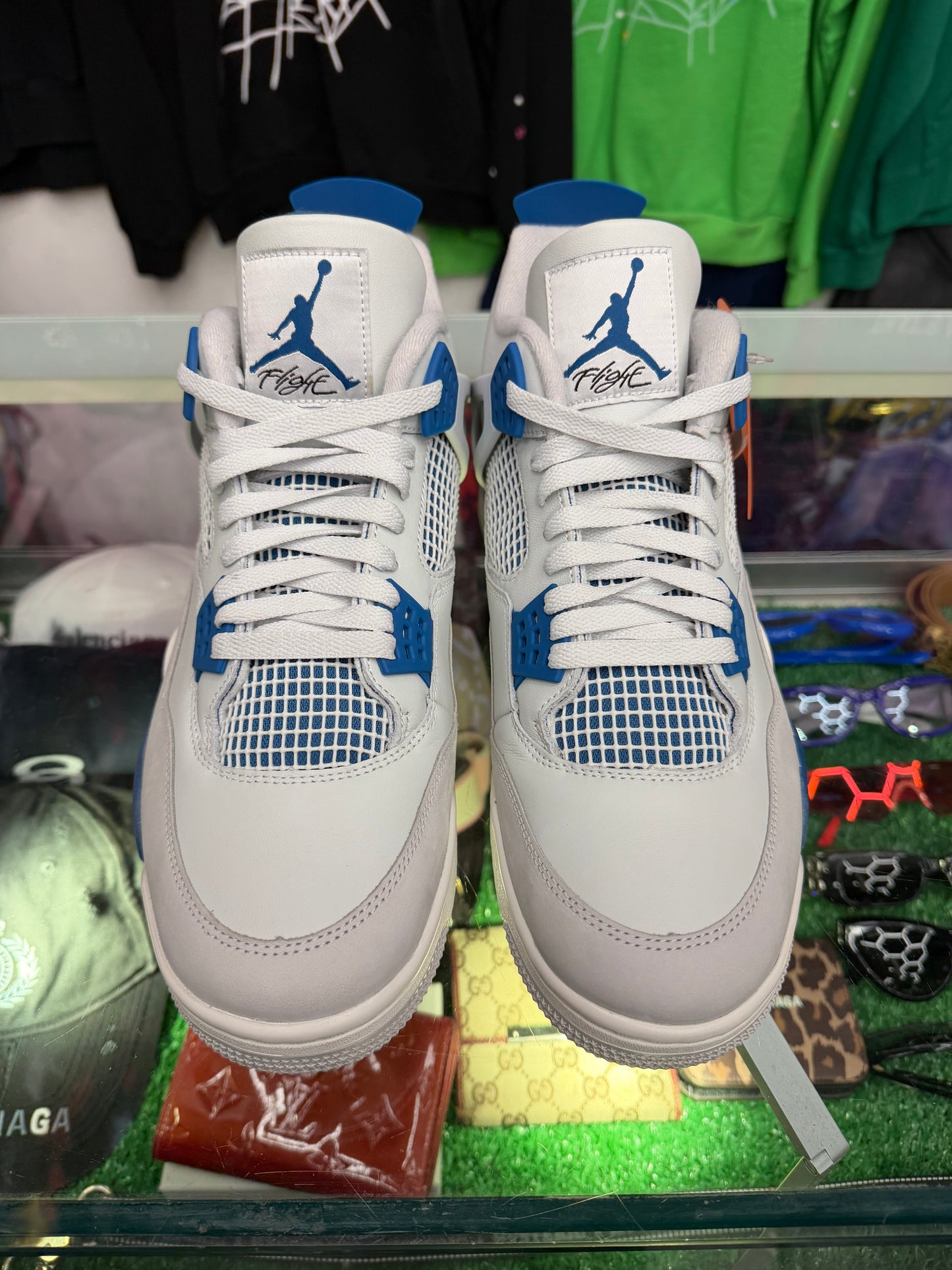 JORDAN 4 MILITARY BLUE (PRE-OWNED W/ BOX)