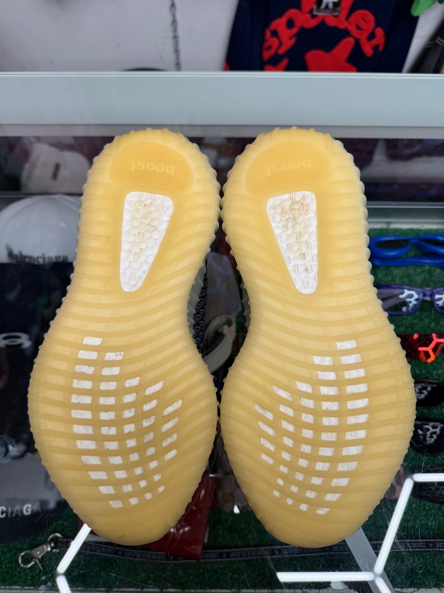 YEEZY 350 V2 CARBON (PRE-OWNED W/ BOX)