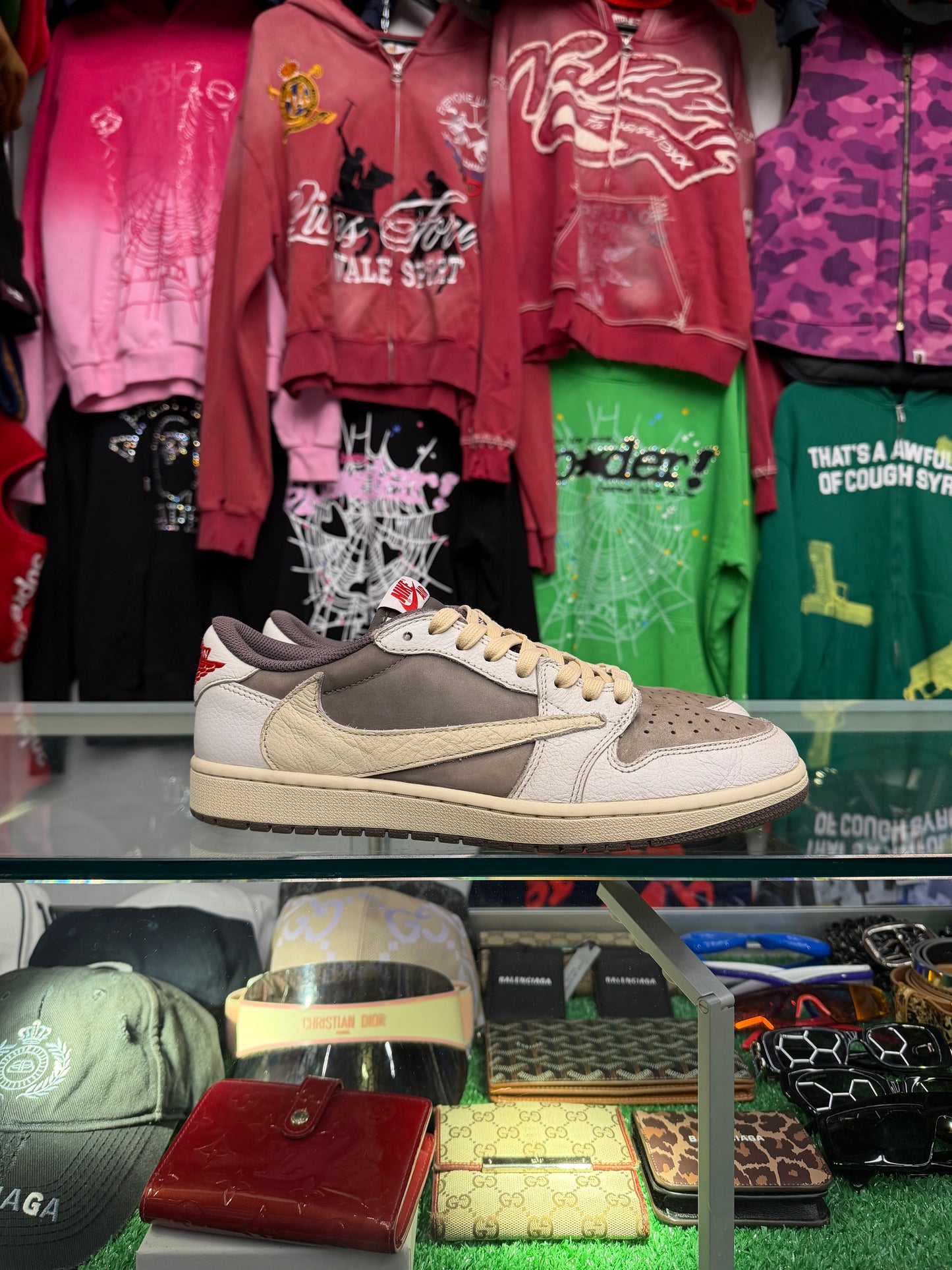 JORDAN 1 LOW TRAVIS SCOTT REVERSE MOCHA (PRE-OWNED W/ BOX)