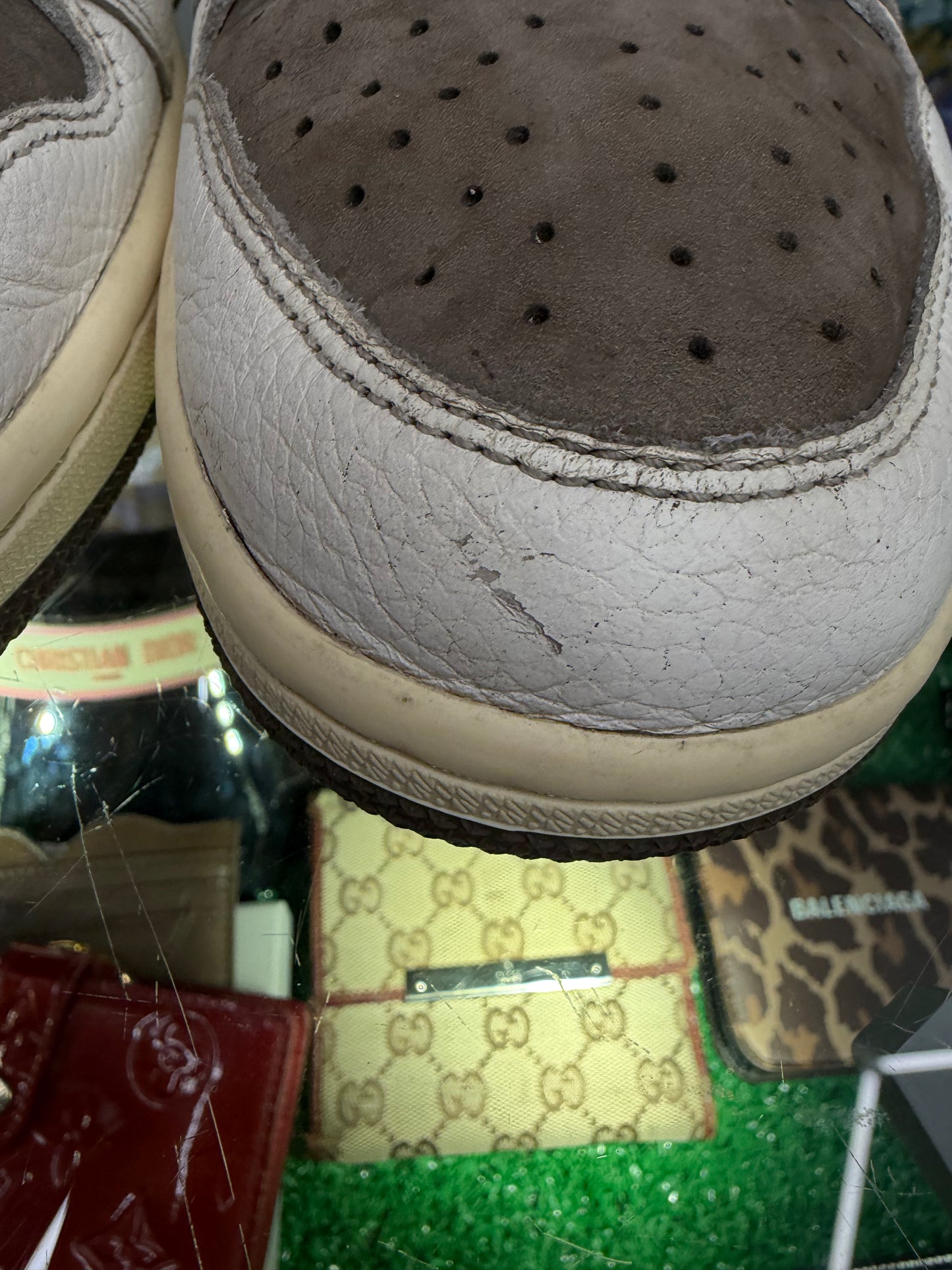 JORDAN 1 LOW TRAVIS SCOTT REVERSE MOCHA (PRE-OWNED W/ BOX)